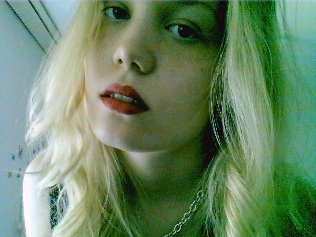 redlips3.jpg