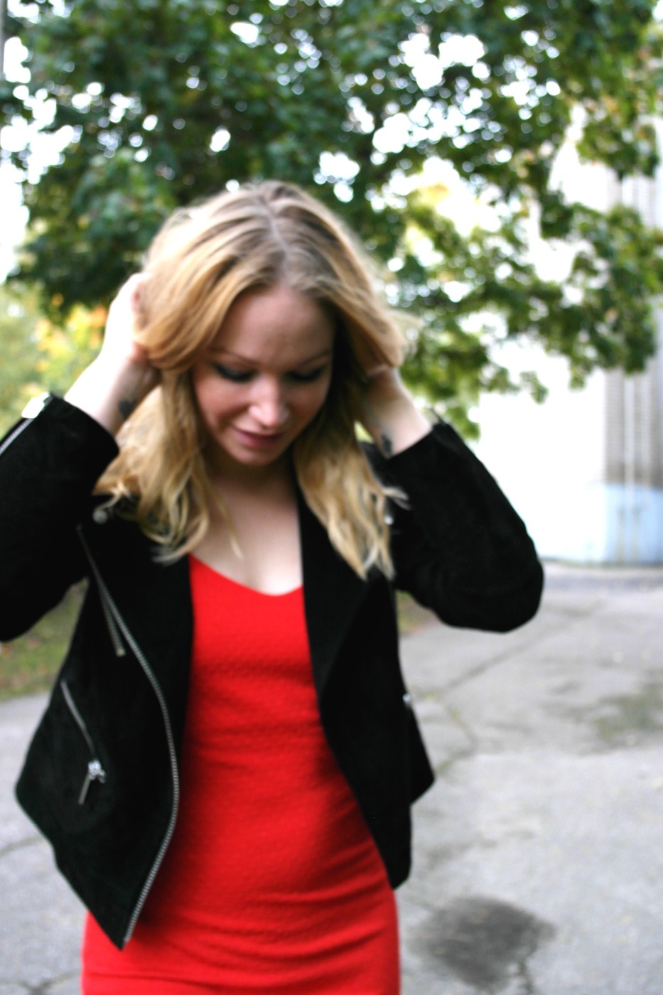 larafeelgoodinc_reddressday3.jpg