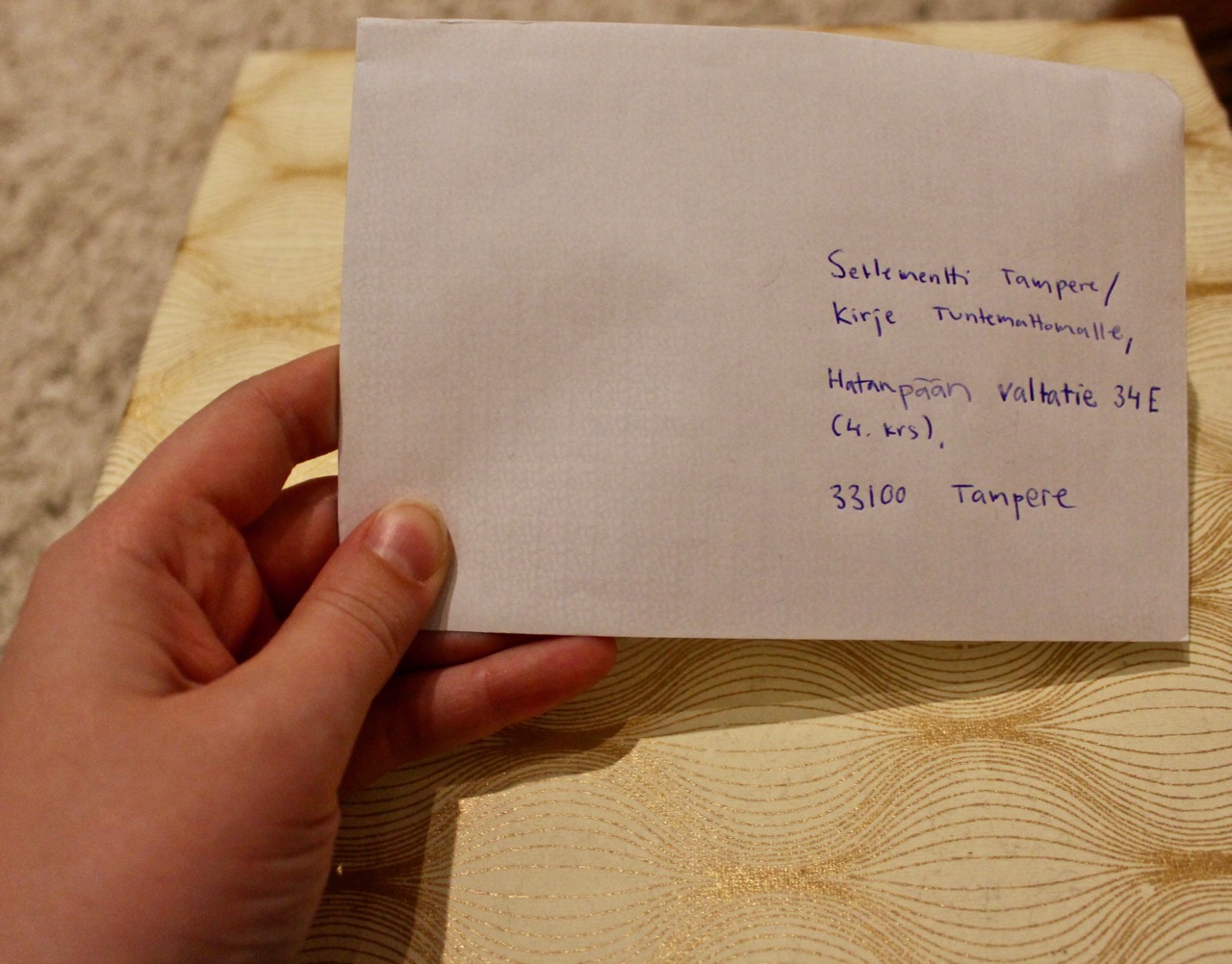 N in Kirjoitat Kirjeen Tuntemattomalle Ja Pirist t Yksin ist N in Kirjoitat Kirjeen Tuntemattomalle Ja Pirist t Yksin ist