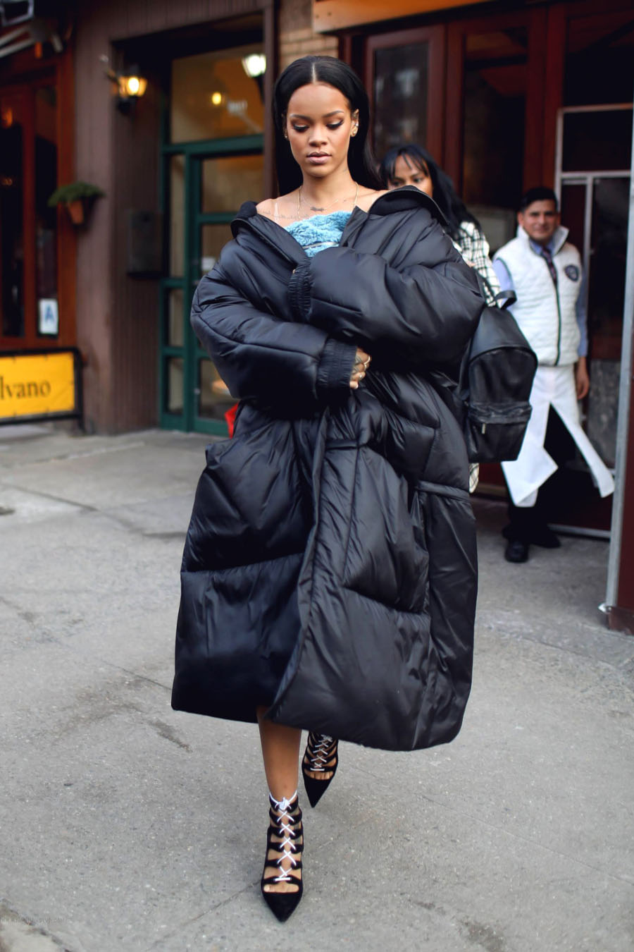 riri4_0.jpg riri4_0.jpg