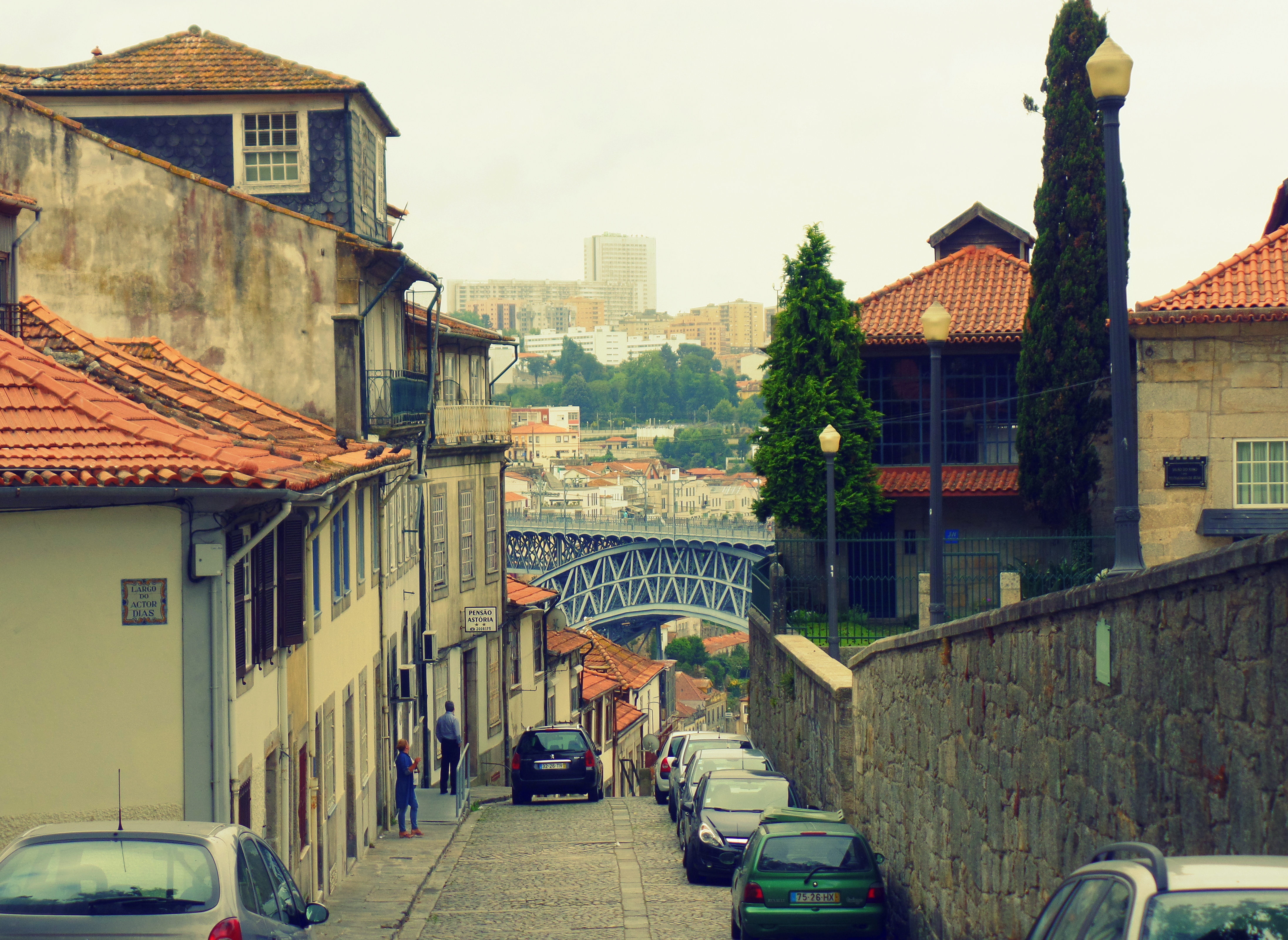 Lomatarina: Porto – Haalistunut karttapallo | Lily