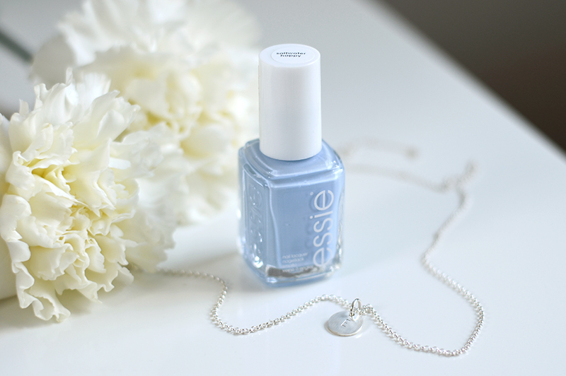 Light blue nails