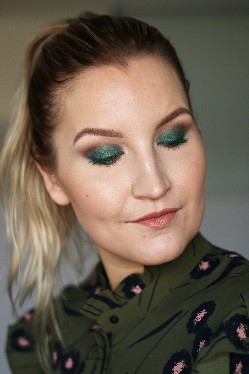green mascara 2.jpg