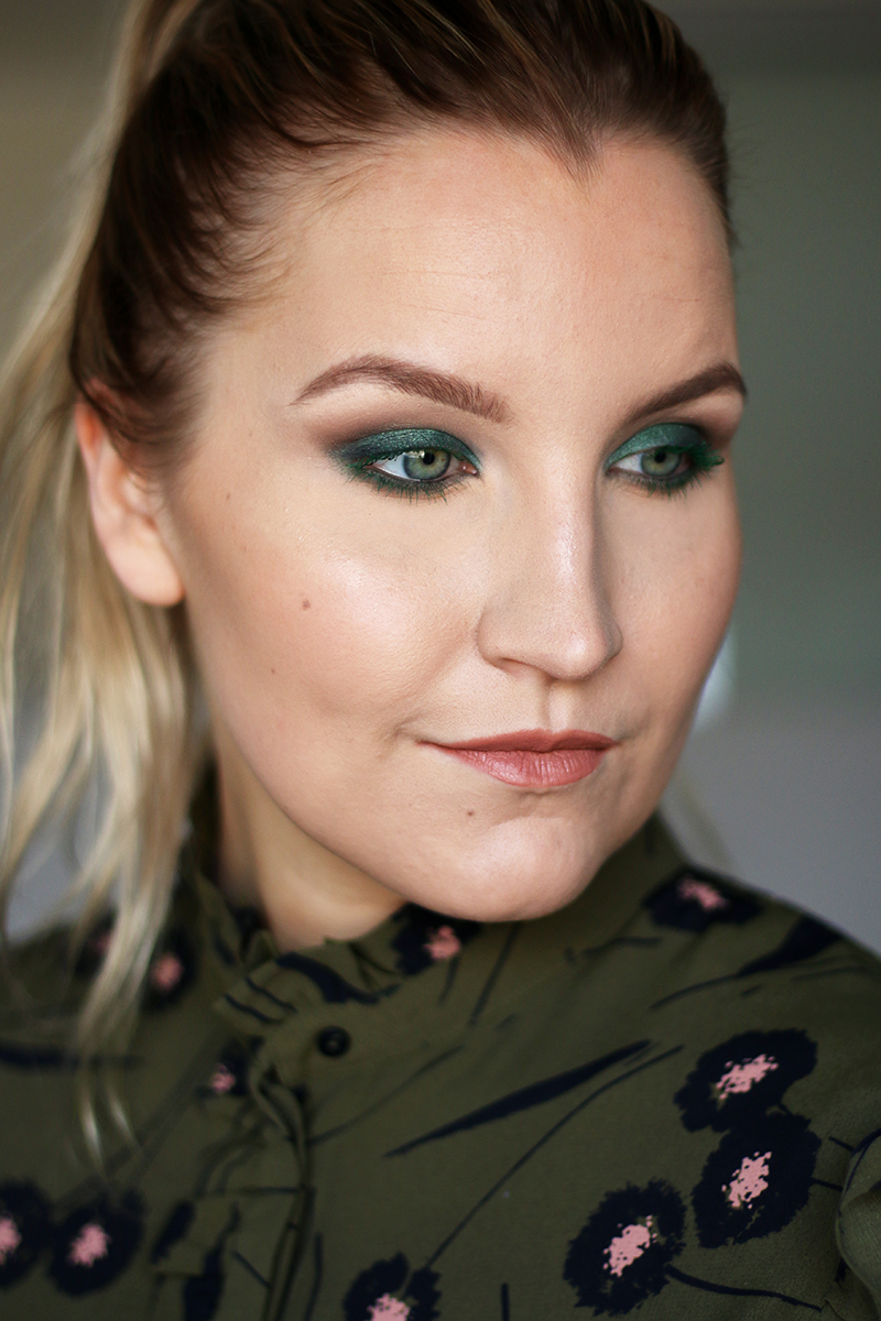 green mascara 4.jpg