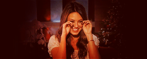 57556_94471_mila-kunis-laughing-and-wiping-the-tears-away-reaction-gif_500_200.gif