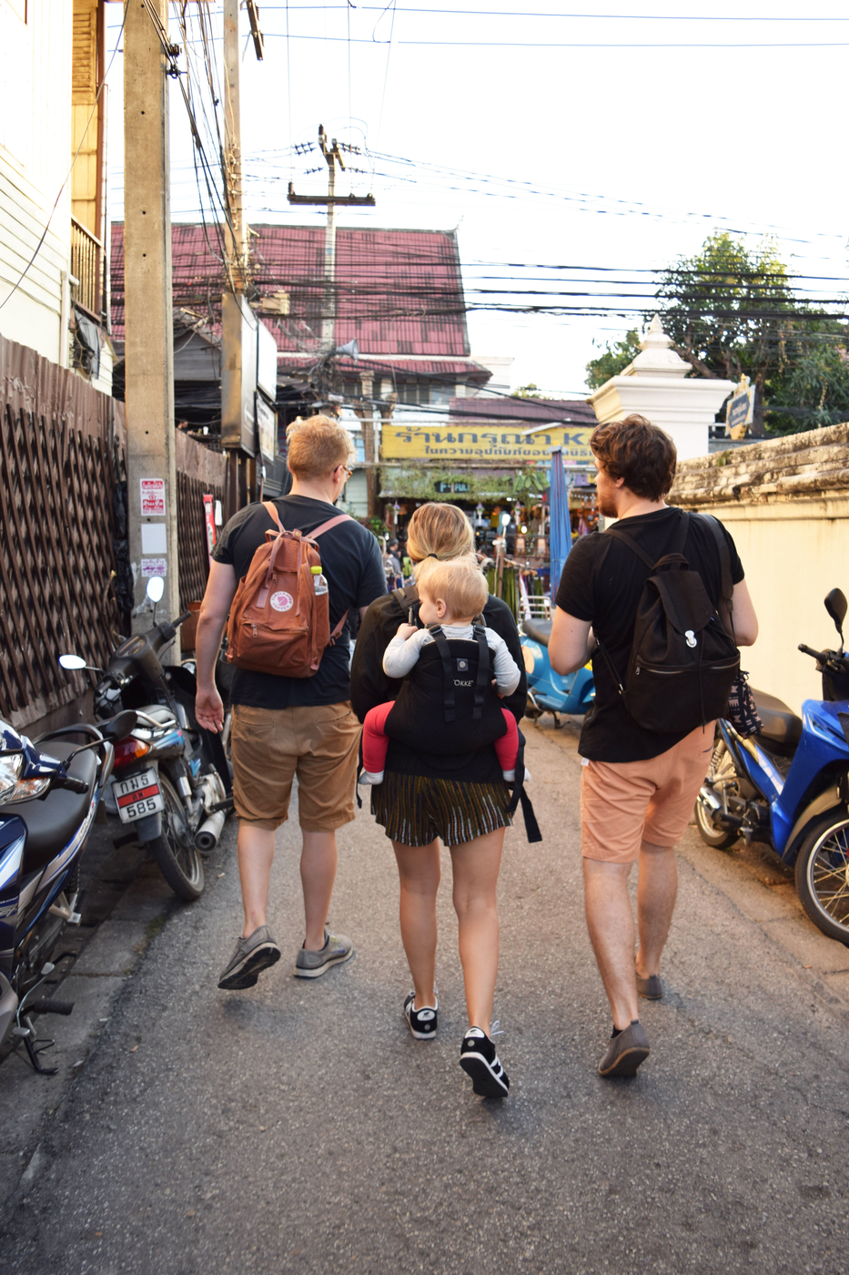 chiang mai nightmarket2.jpg