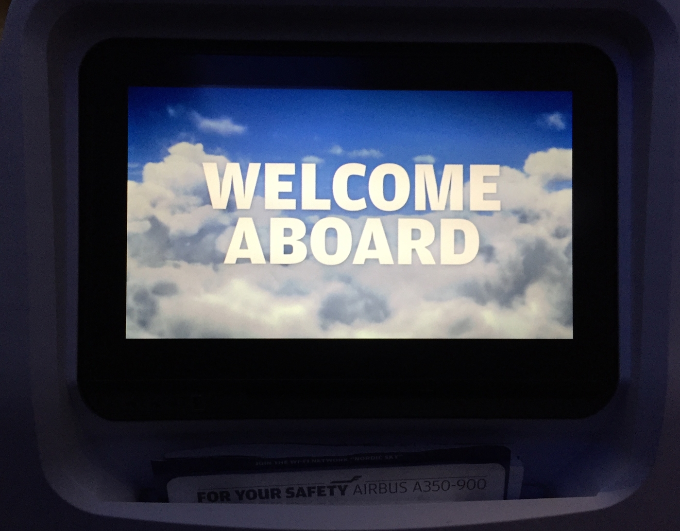 Miellyttävä Finnairin A350 kokemus Hongkongiin