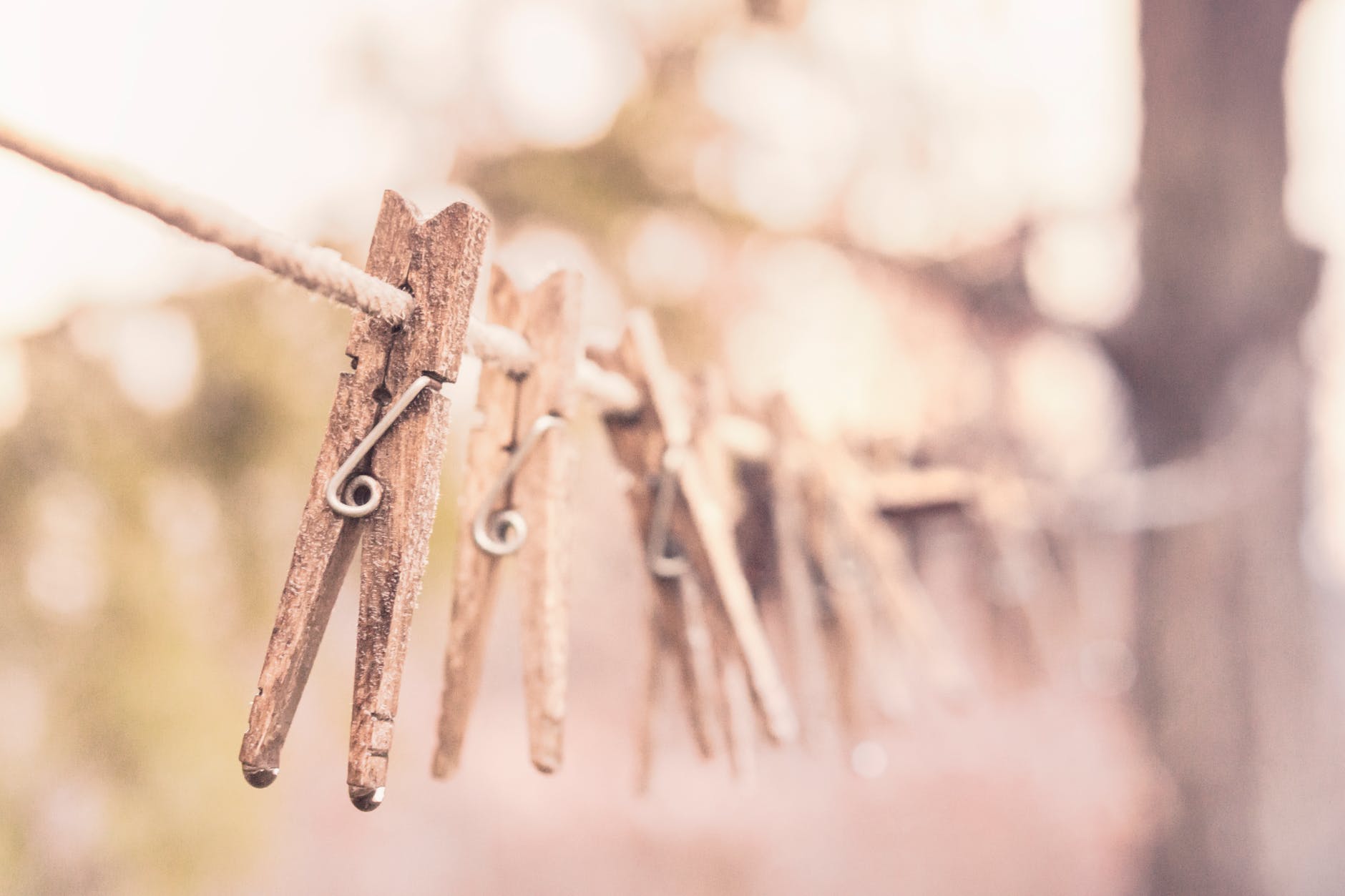 wooden-laundry-washing-clothes-line.jpg