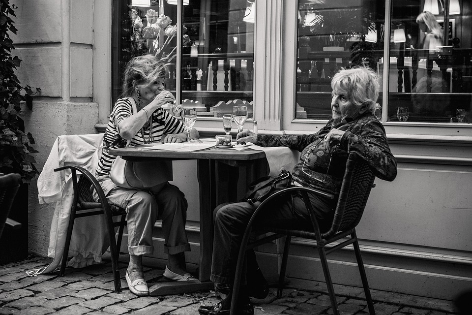 people-2562111_960_720.jpg