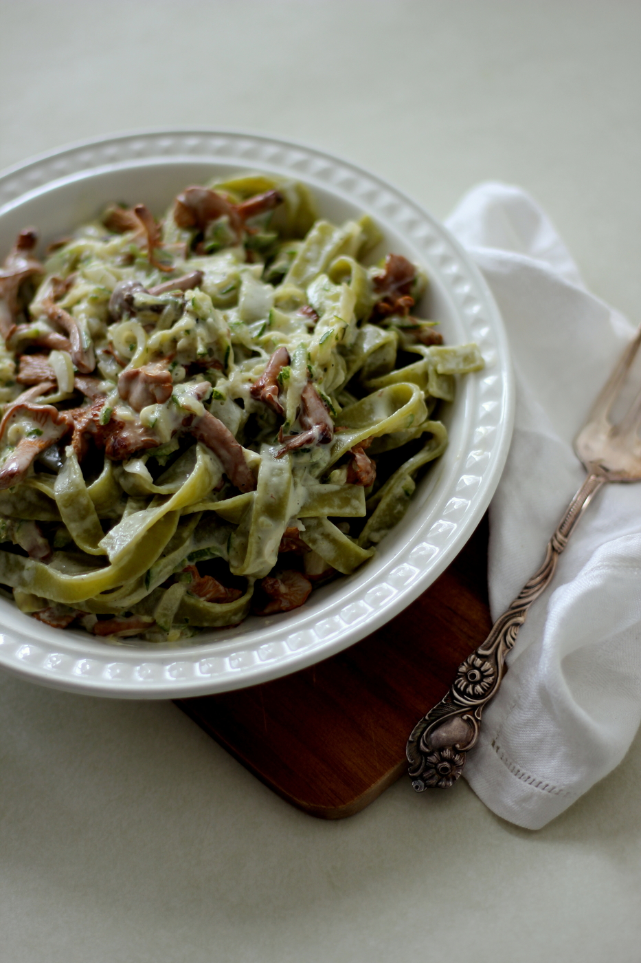 Syksyinen pasta kanttarelleilla ja kesäkurpitsalla – Hyvää ruokaa | Lily