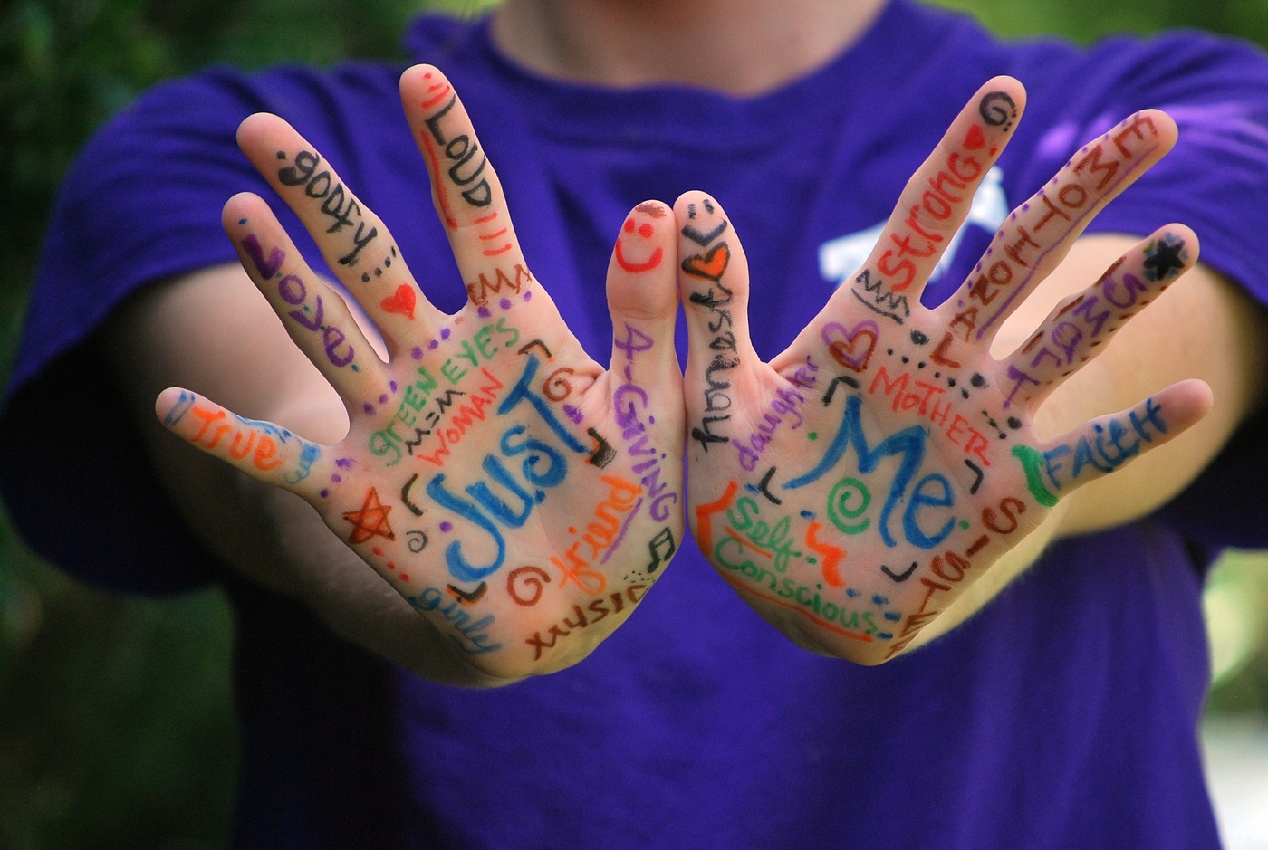 hands-423794_1920.jpg