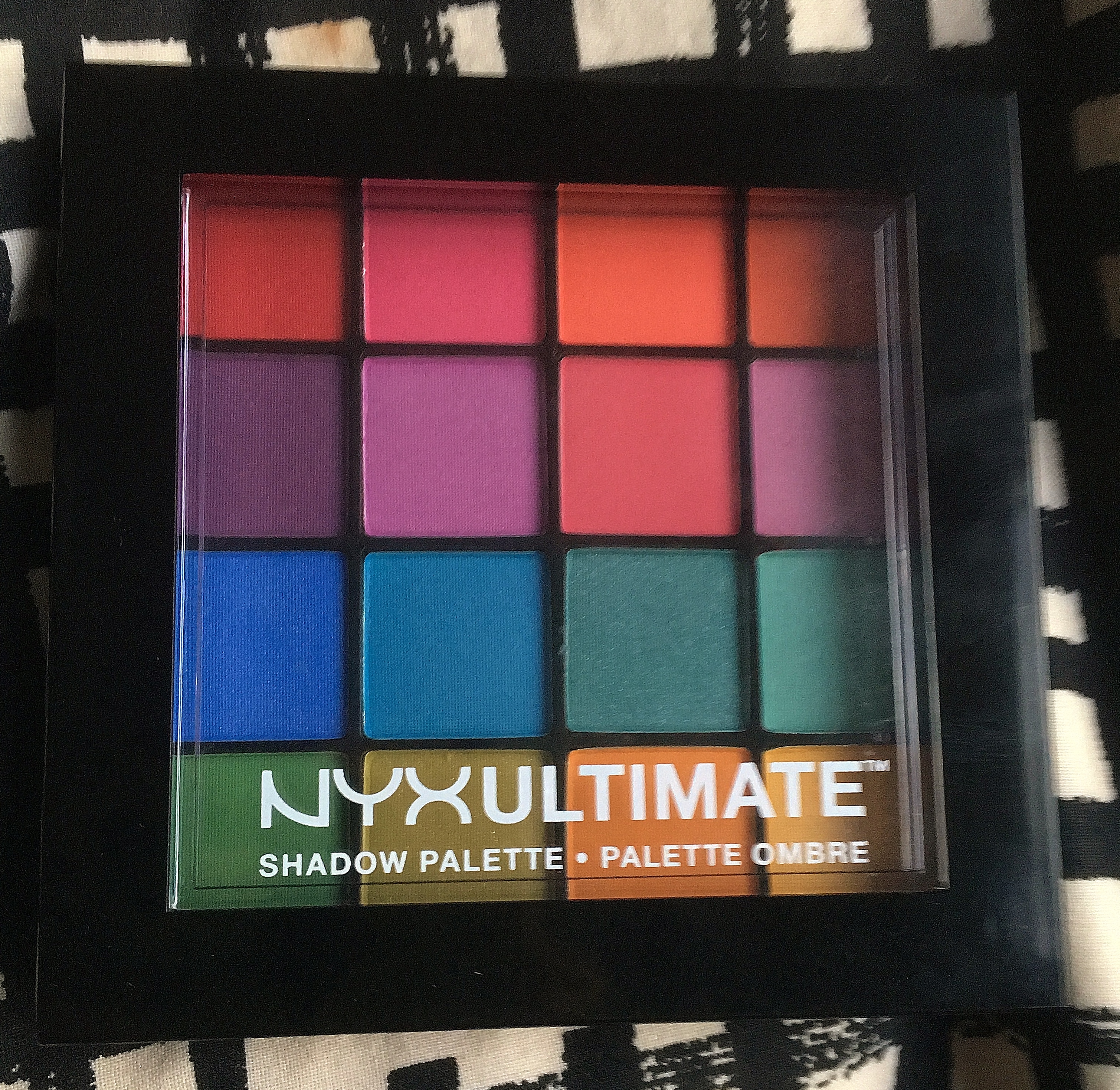 NYX Professional Makeup Ultimate Shadow Palette 04 Brights