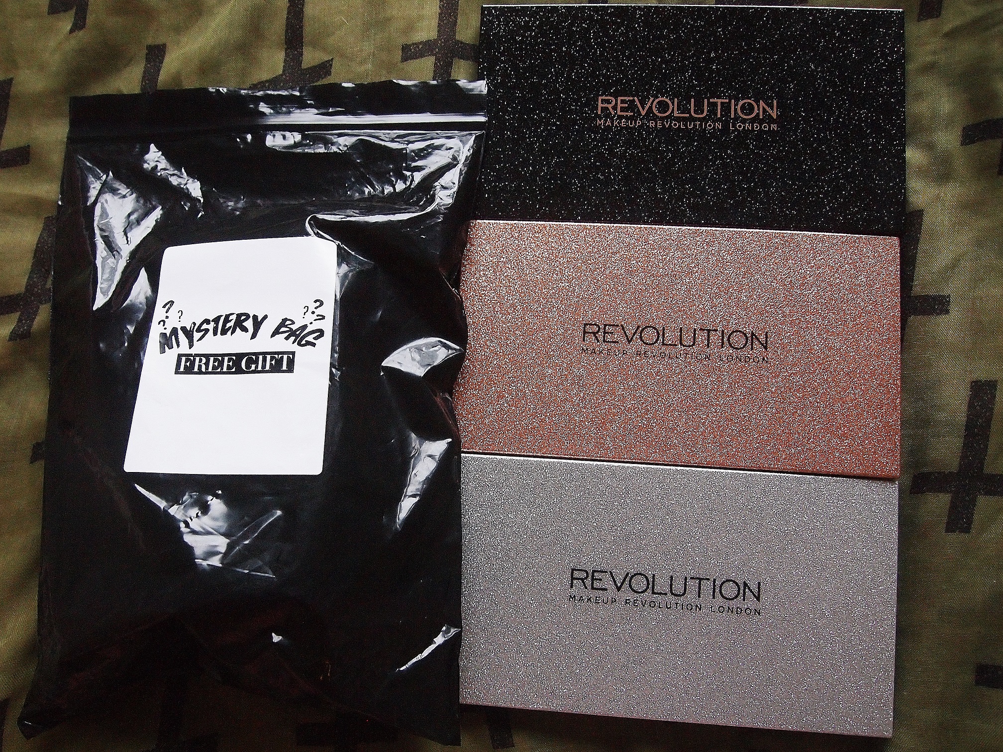 Makeup Revolution Life on the Dance Floor eyeshadow palette Guest List, After Party, Sparklers, mystery bag