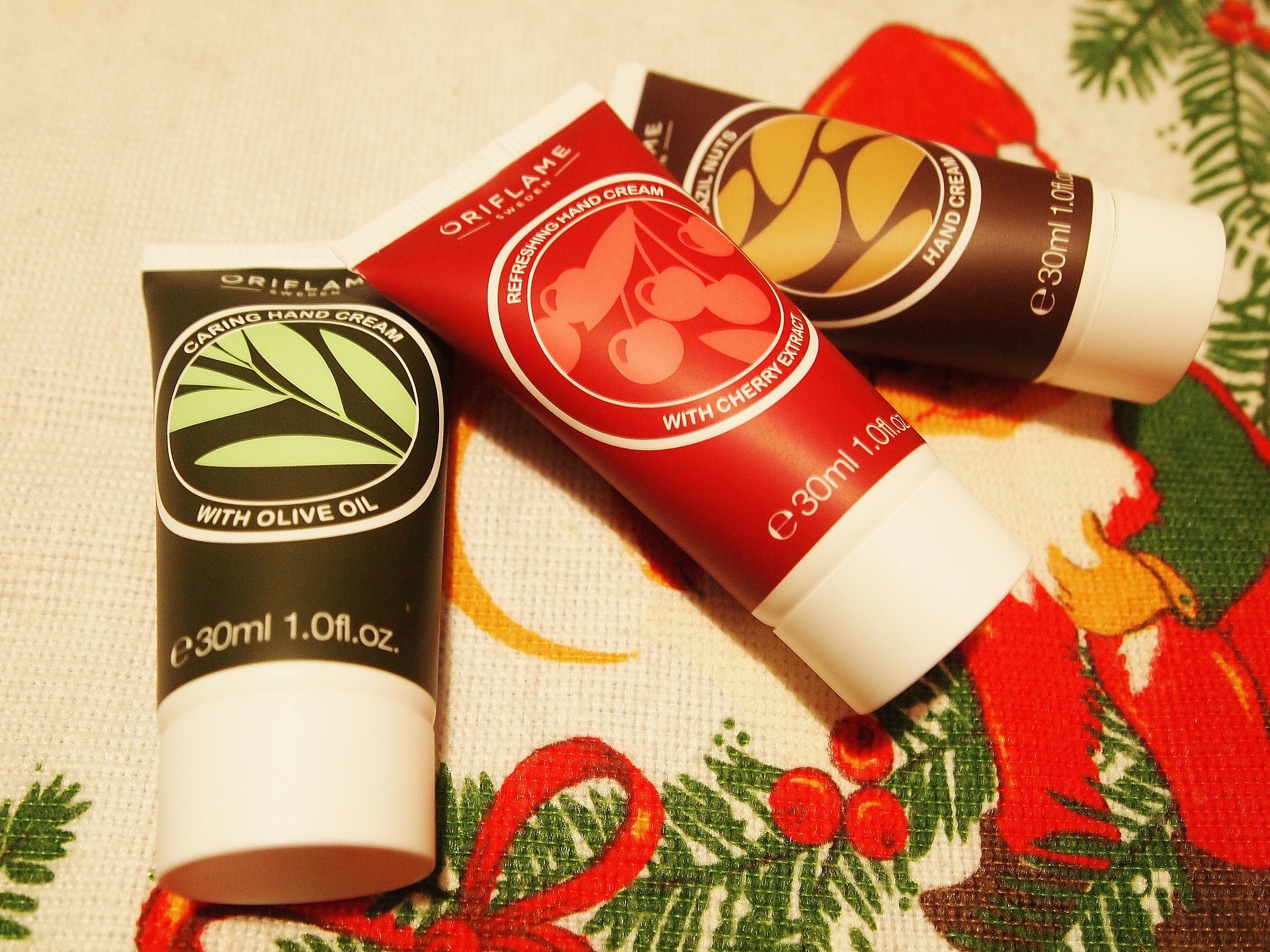 Oriflame Delights From Nature Hand Cream Trio -lahjapakkaus