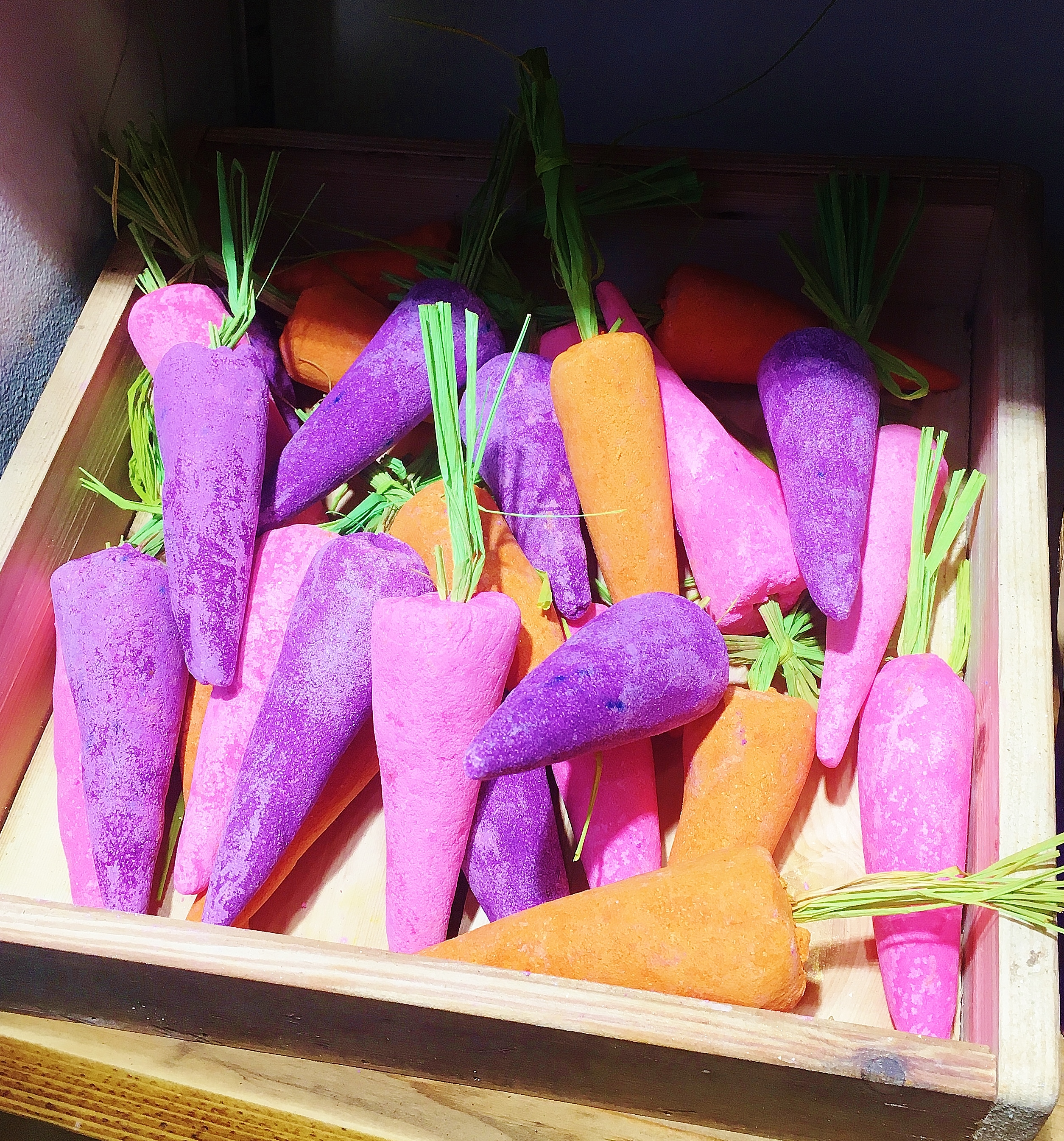Lush pääsiäinen 2018 Bunch Of Carrots