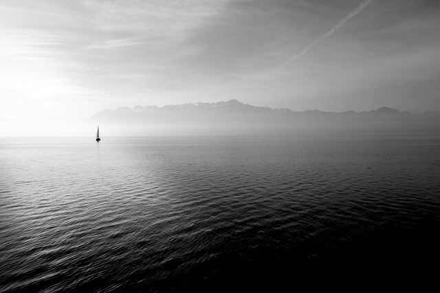sailing-boat-569336_640.jpg