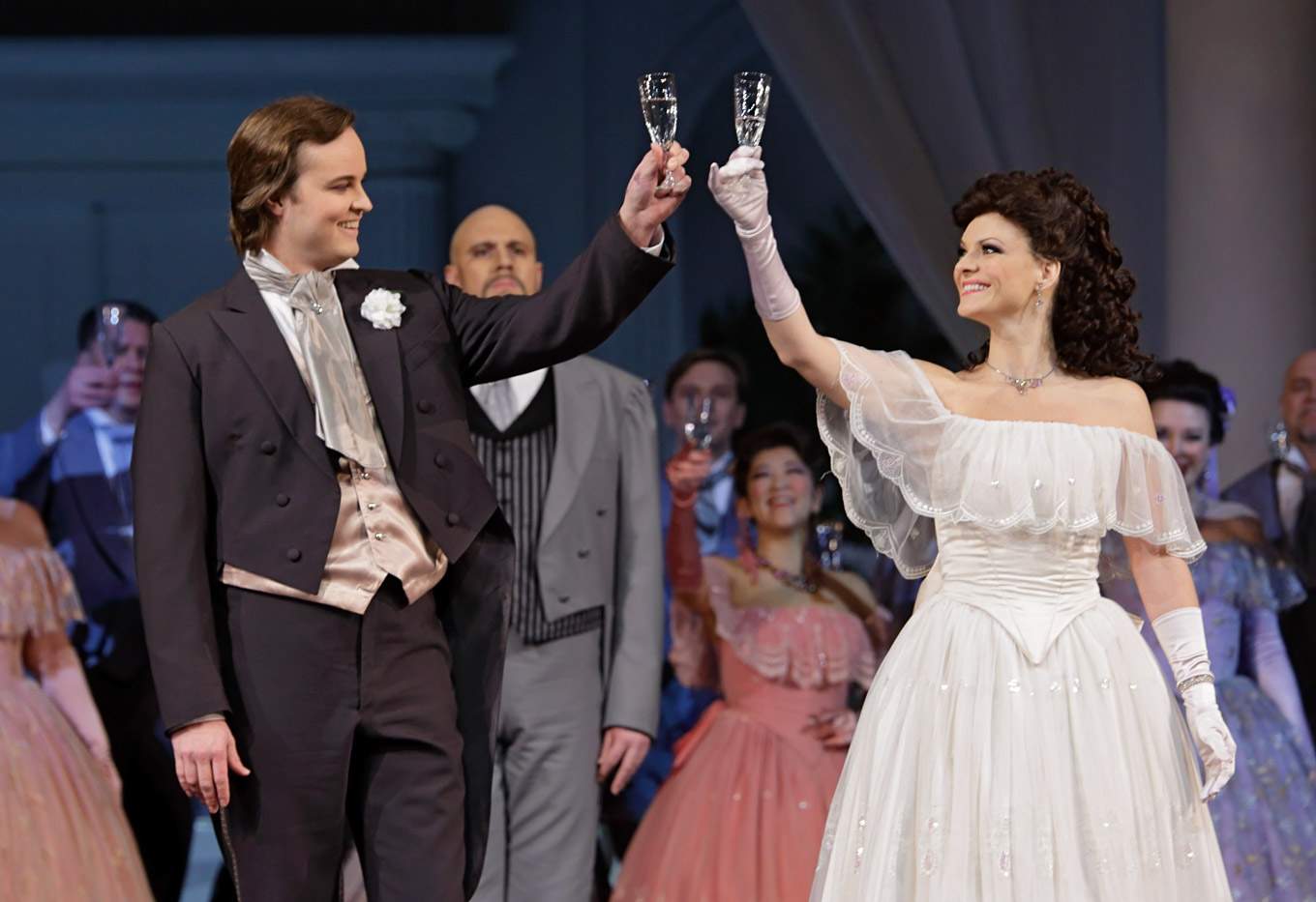 La Traviata pian 30 vuotta Kansallisoopperassa
