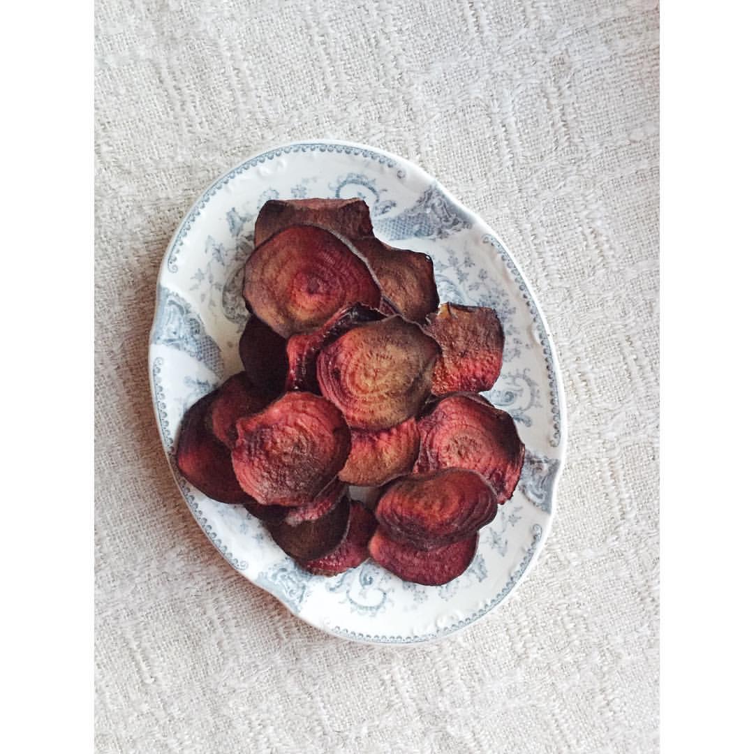 Gastronaatti - Arkiruokaa - Punajuurisipsit.JPG