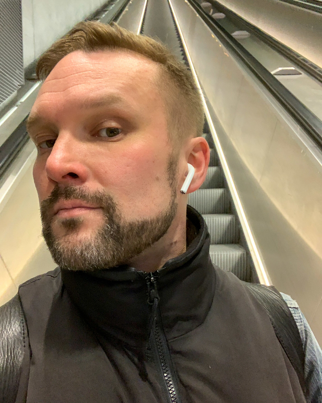 Apple Airpods-4.jpg
