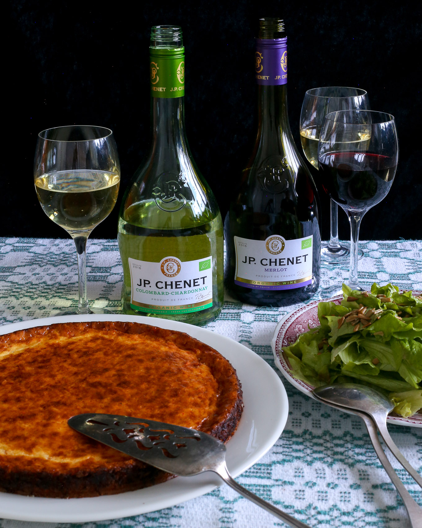 Chilinen juustopiirakka ja lasi viiniä illanviettoon – Isyyspakkaus | Lily
