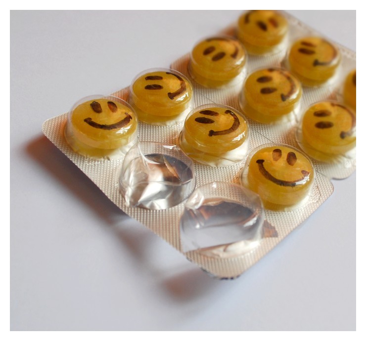 happy_medicine_by_0verdoze_of_dreams.jpg
