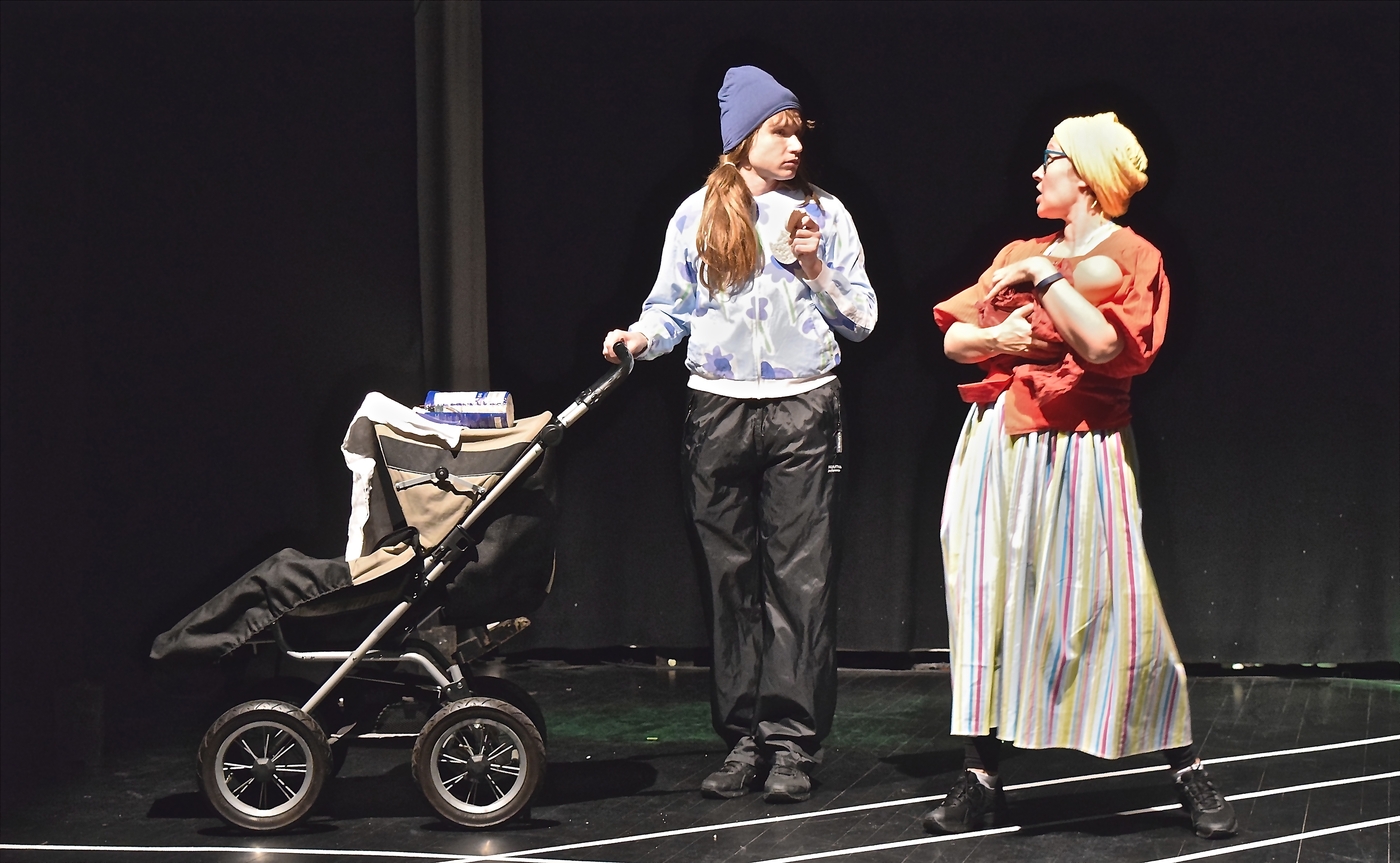 Teatteri_Siperia_Suorittajat_Aidit_-_Miika_Muranen_ja_Marika_Heiskanen.jpg