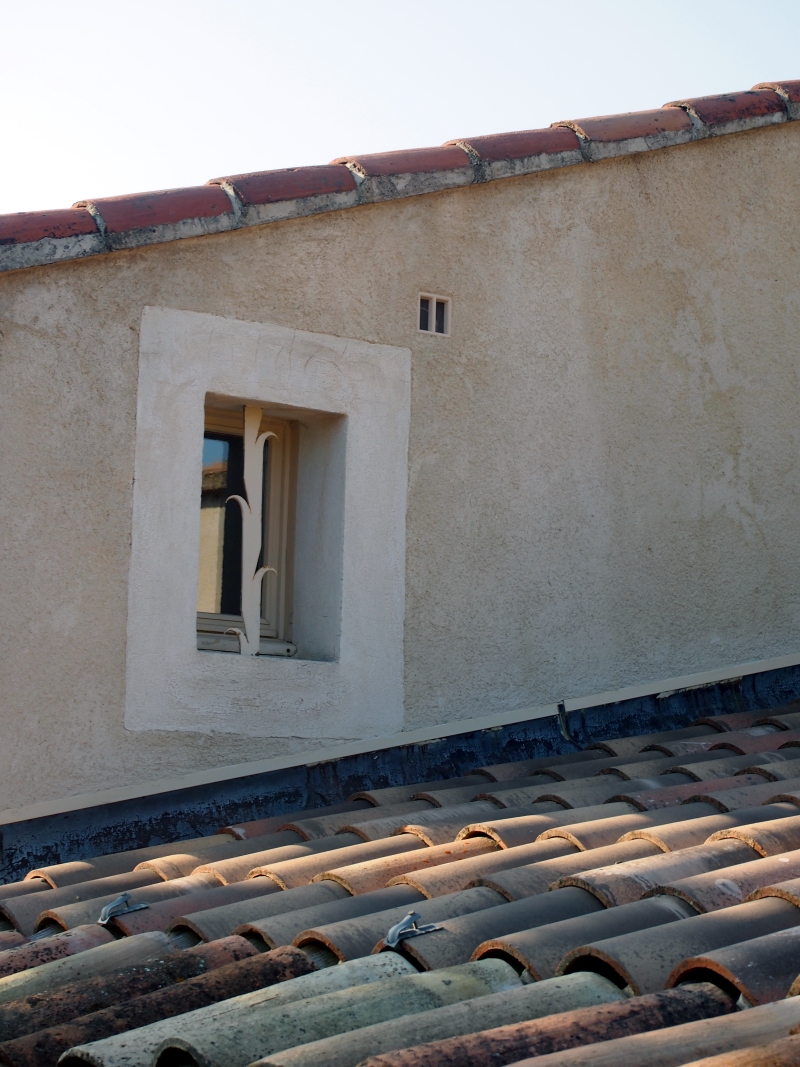 provence_viens_ikkuna.jpg