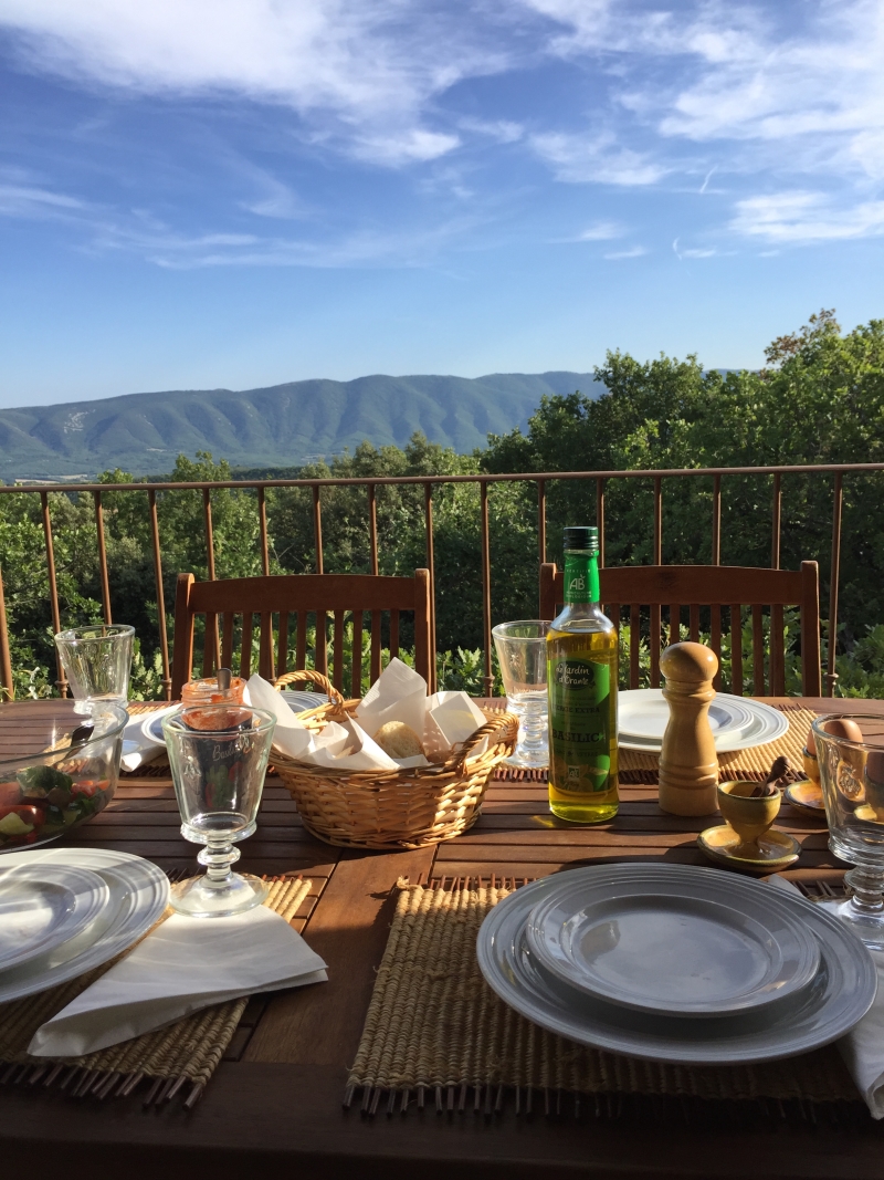 provence_viens_terassilla2.jpg