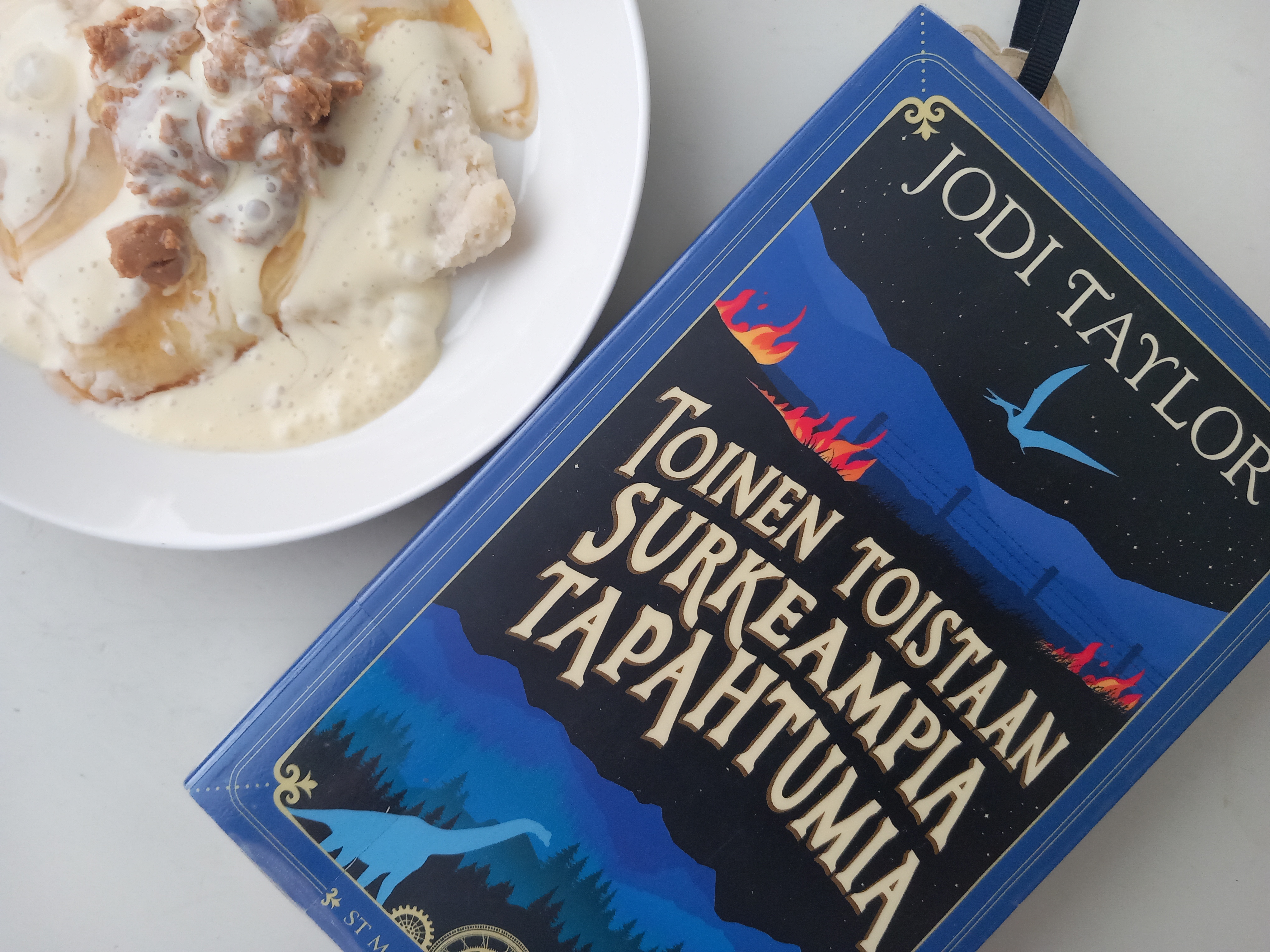 Kirjavinkki: Jodi Taylor, Toinen toistaan surkeampia tapahtumia