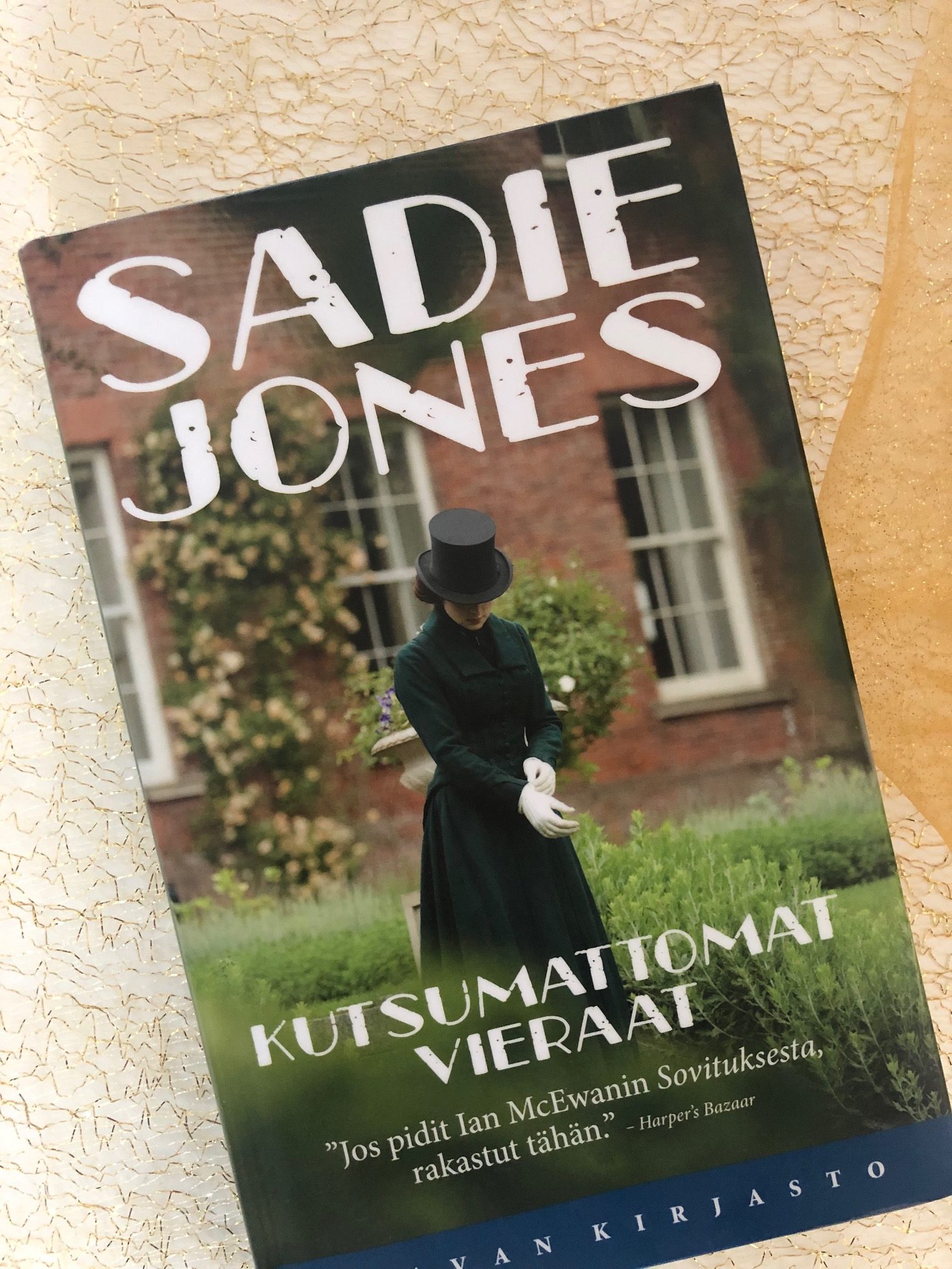 Kutsumattomat Vieraat On Ep uskottava Viktoriaanisen Ajan Kummitusjuttu Kutsumattomat Vieraat On Ep uskottava Viktoriaanisen Ajan Kummitusjuttu