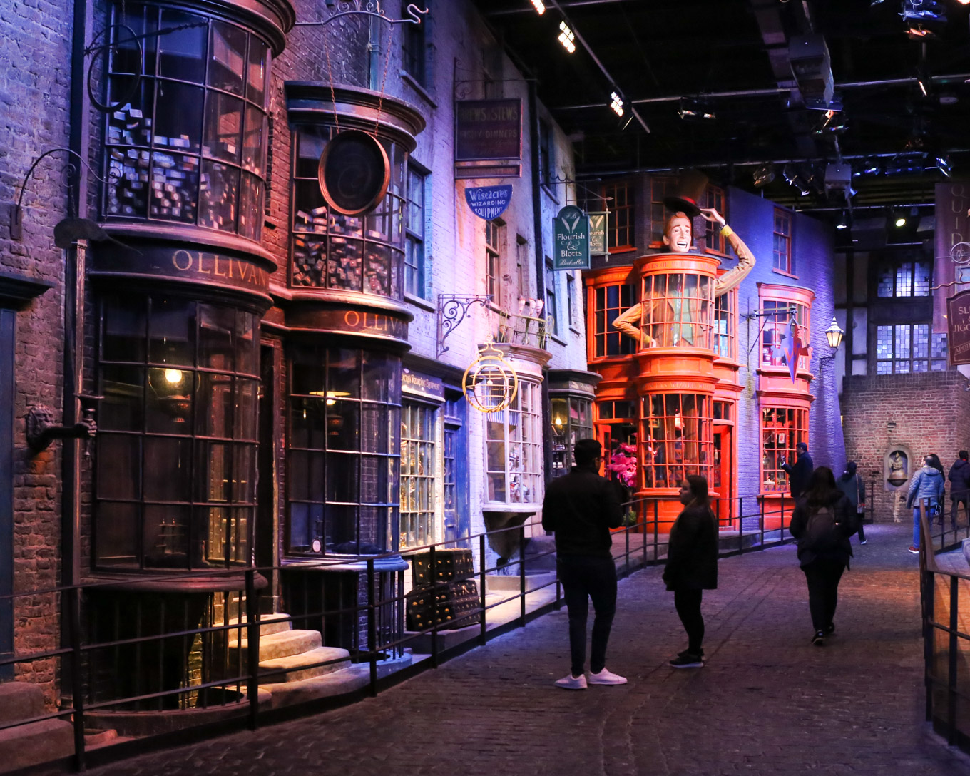 Harry Potter -fanin unelmien täyttymys: kierros Warner Brothersin  studioilla Lontoossa