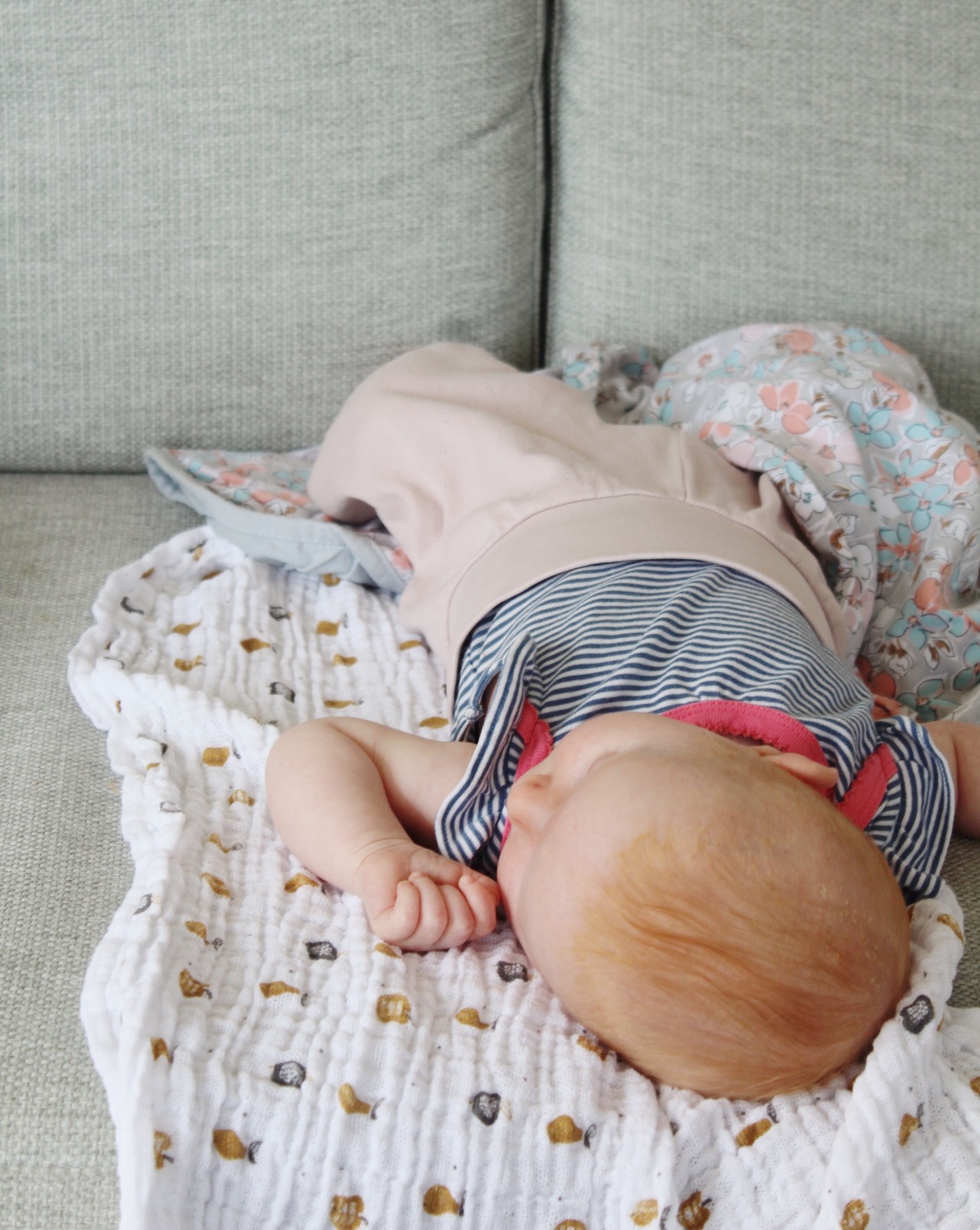 Vauva täytti 3 kk ja poskeni ovat kipeät hymyilystä – Nørrebro Summers |  Lily