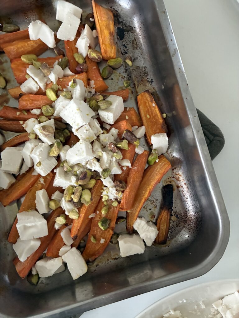 Paahdetut porkkanat rokkaa