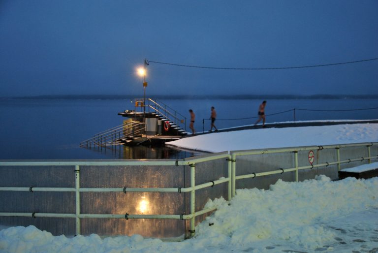Silloin kun et jaksa, keskity hengittämiseen! Huolihetki ja muita keinoja uupumuksen selättämiseen.