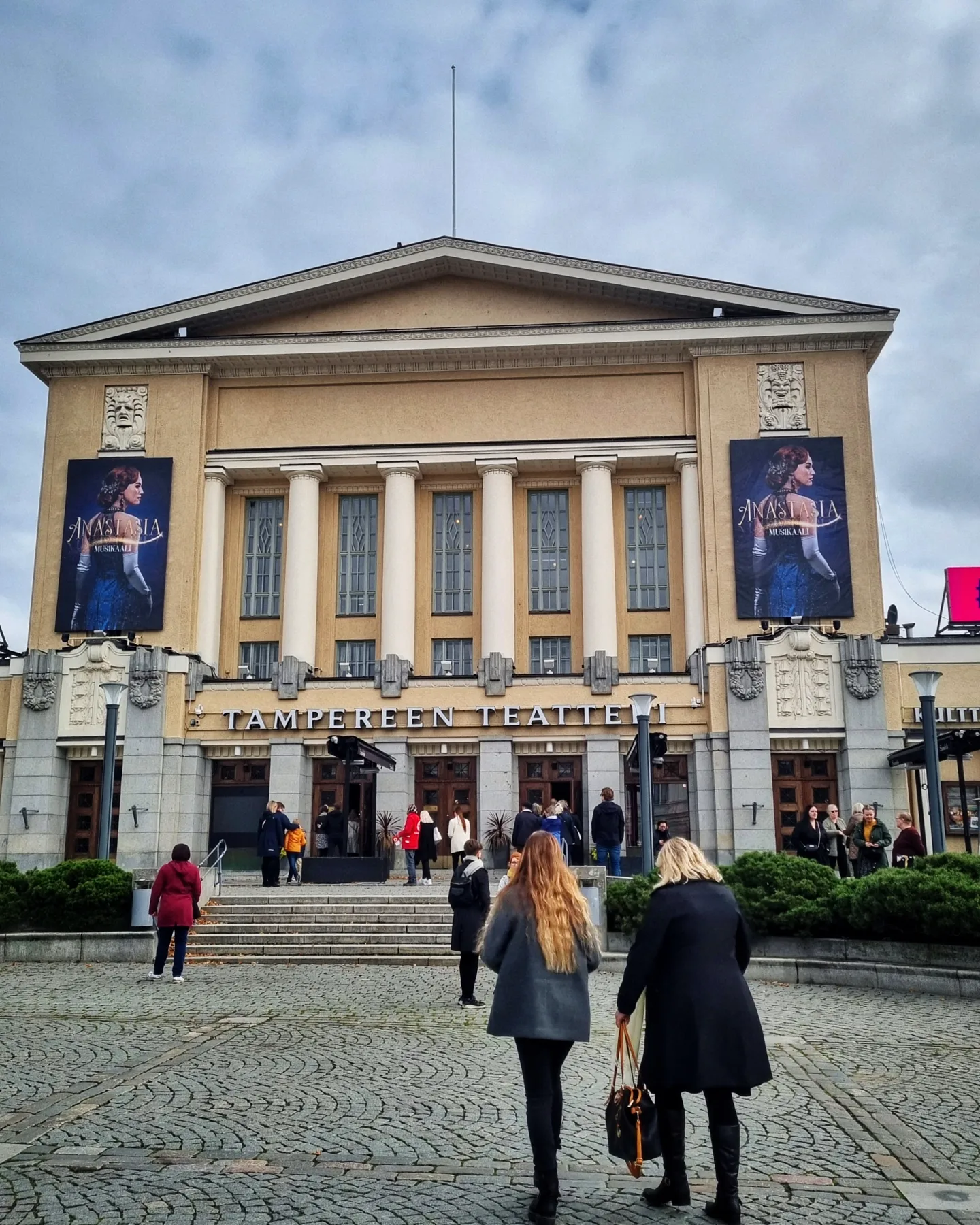 Kulttuurikuplassa osa 2 – Tampereen teatterin Anastasia – The Feels | Lily