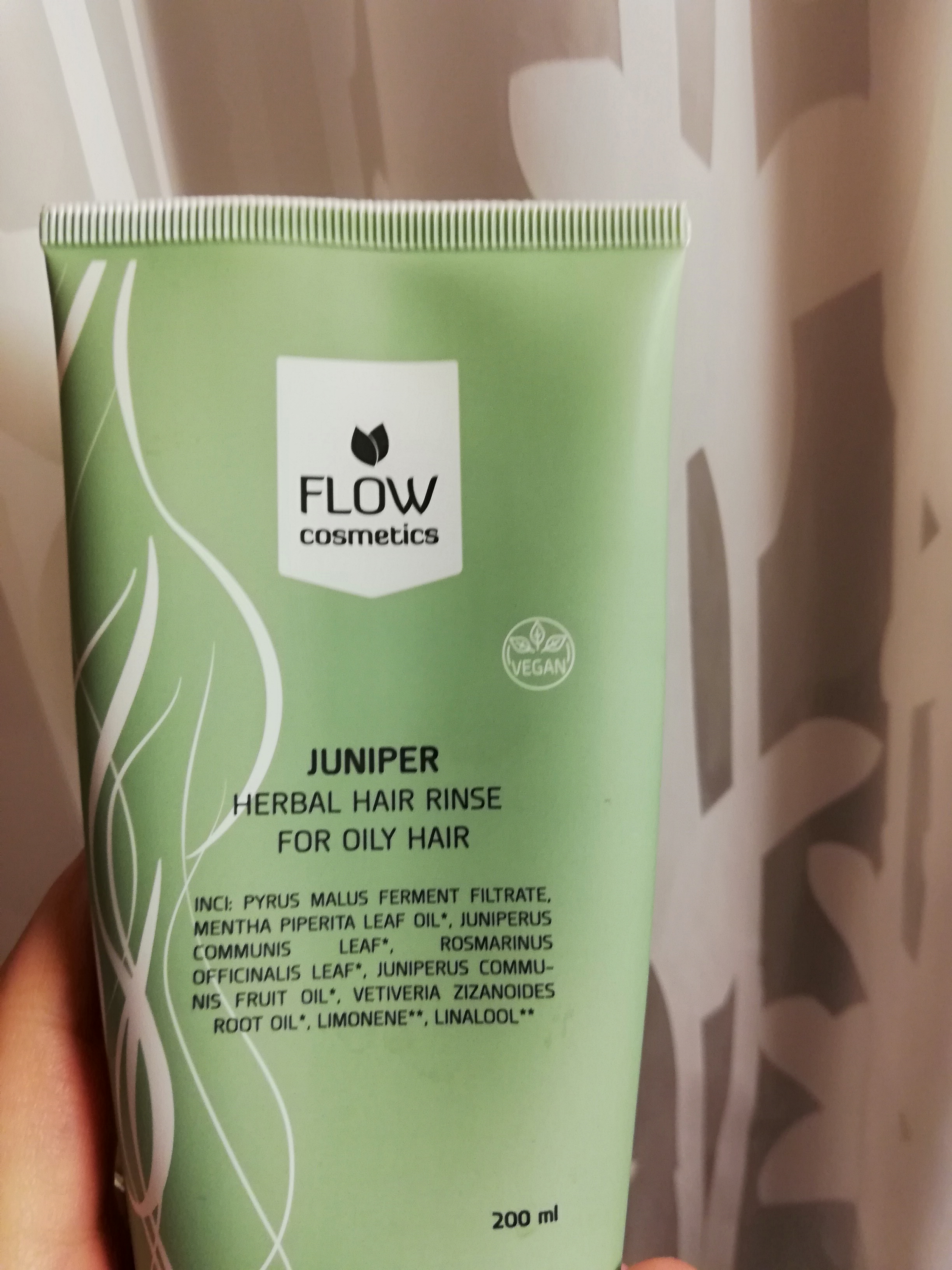 Palashampoon matkassa: Flow Cosmetics Juniper hiushuuhde päivitys