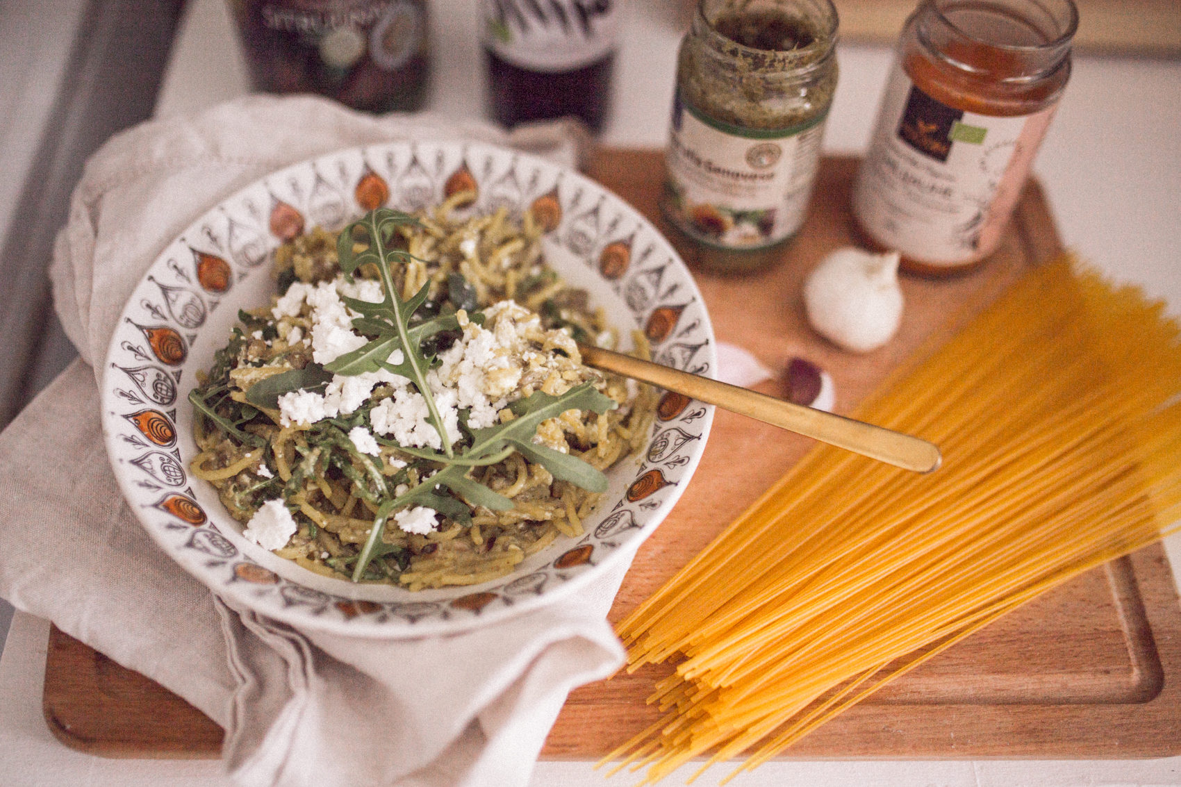 Gluteeniton pesto-fetapasta – On my way | Lily