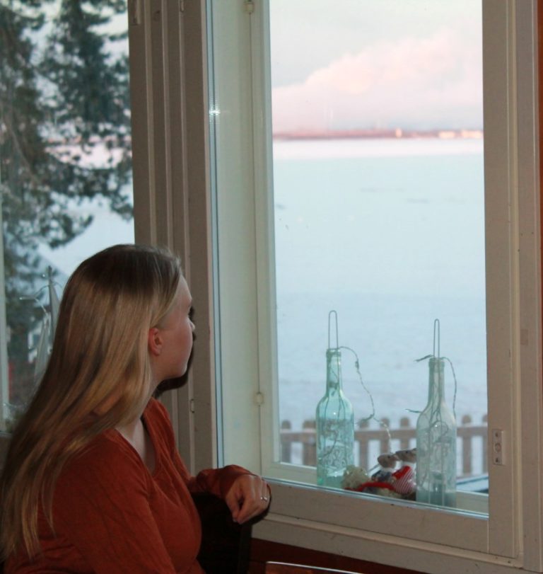 Nämä päivät ovat ikkuna siihen maailmaan sisälläni, jonka olen halunnut piilottaa ja unohtaa.