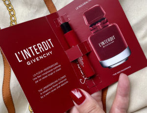 Givenchyn L'Interdit Rouge Ultime -näyte