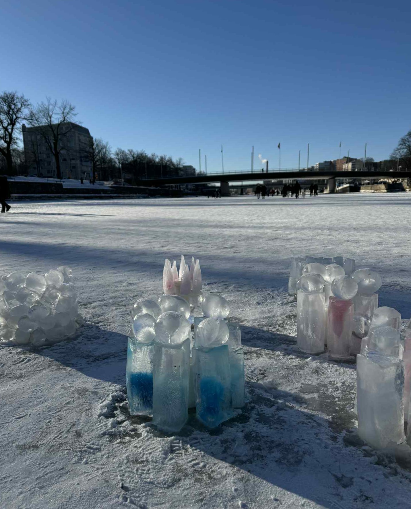 Aurajoki jäässä