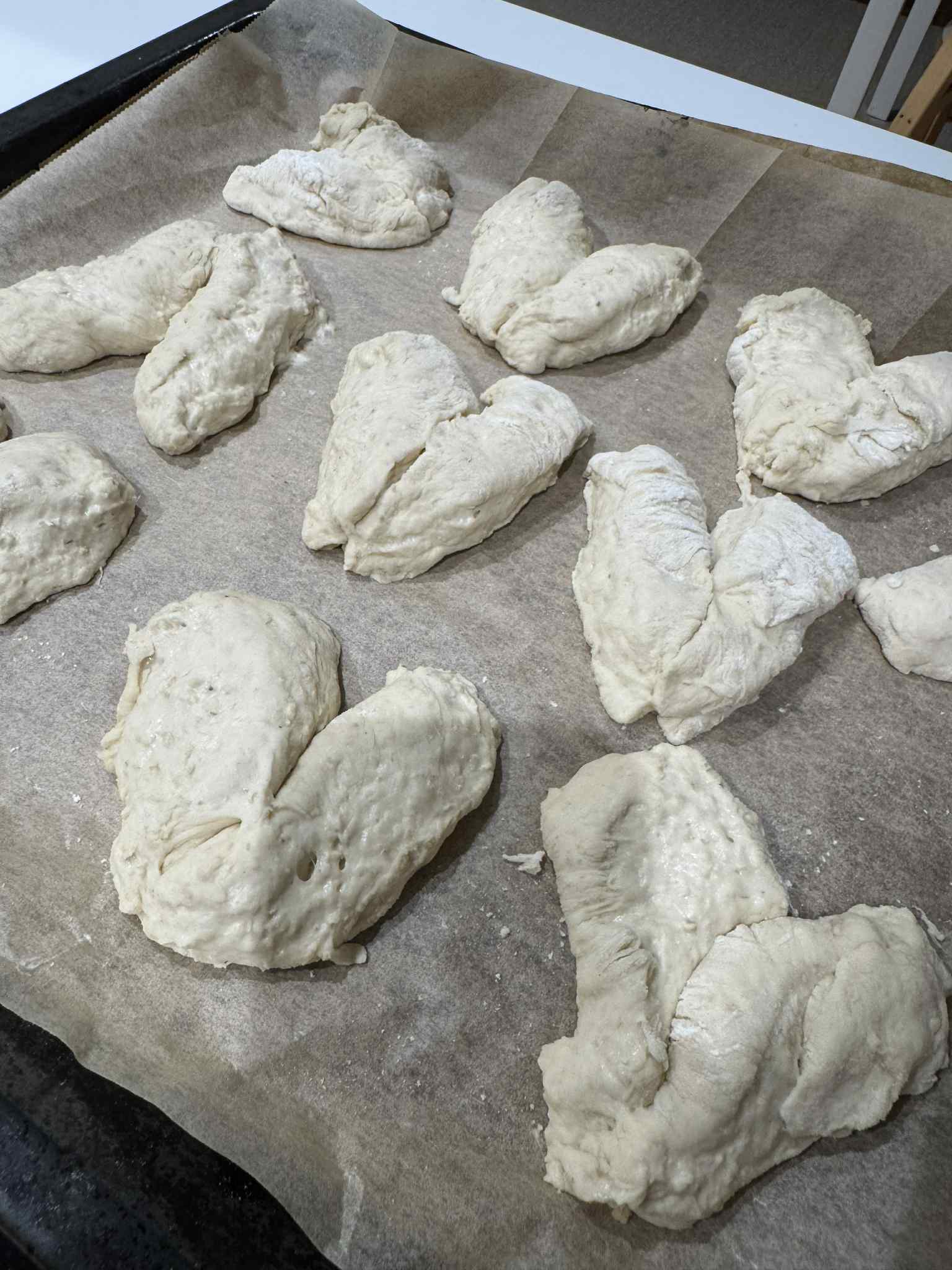Sämpylät pellillä