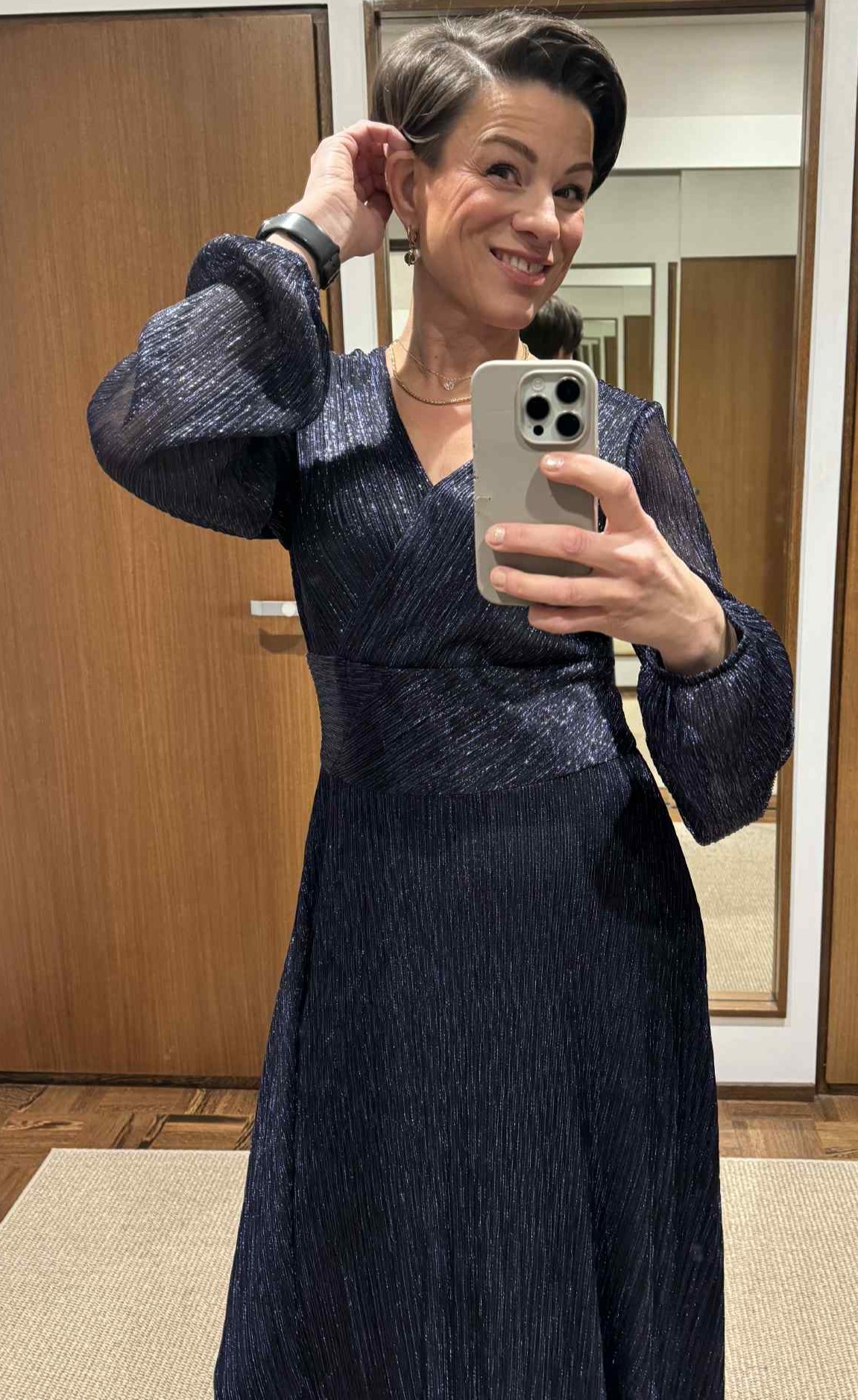 Minna juhlavaatteissa