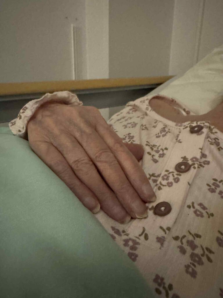 Viimeinen virsi – kuolemasta puhuminen keventää surua