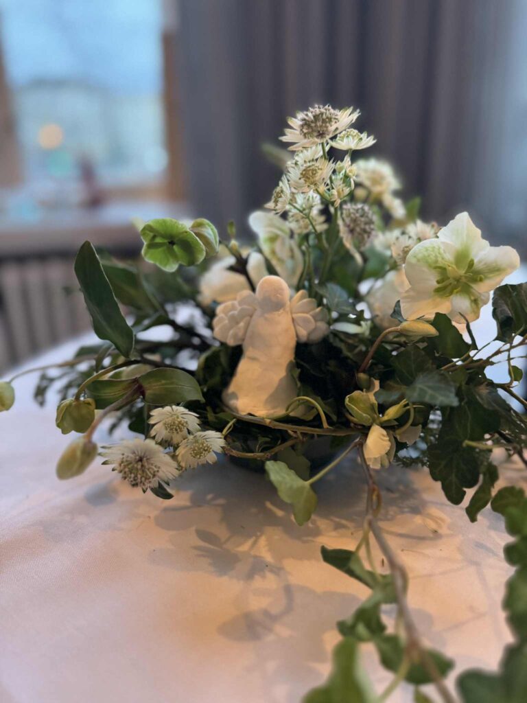 Viikon parhaat kuvina: arkitouhuista hautajaisiin ja jouluvalmisteluihin
