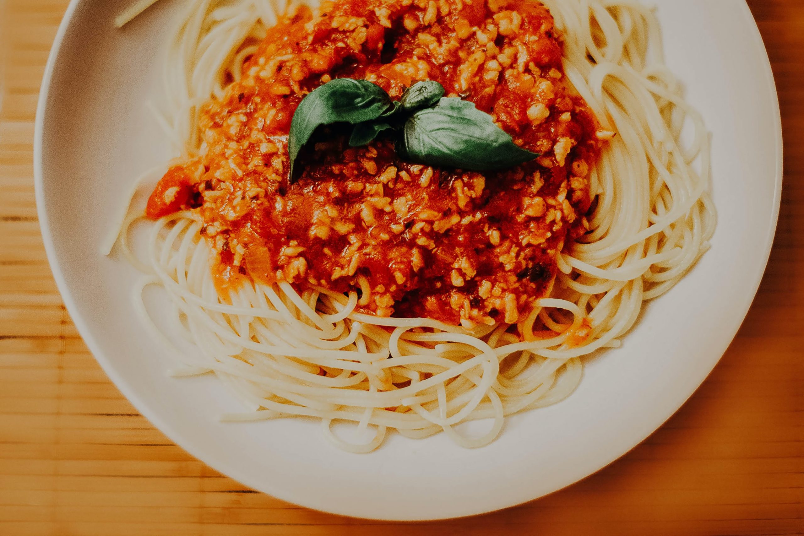 Spaghetti bolognese lautasella