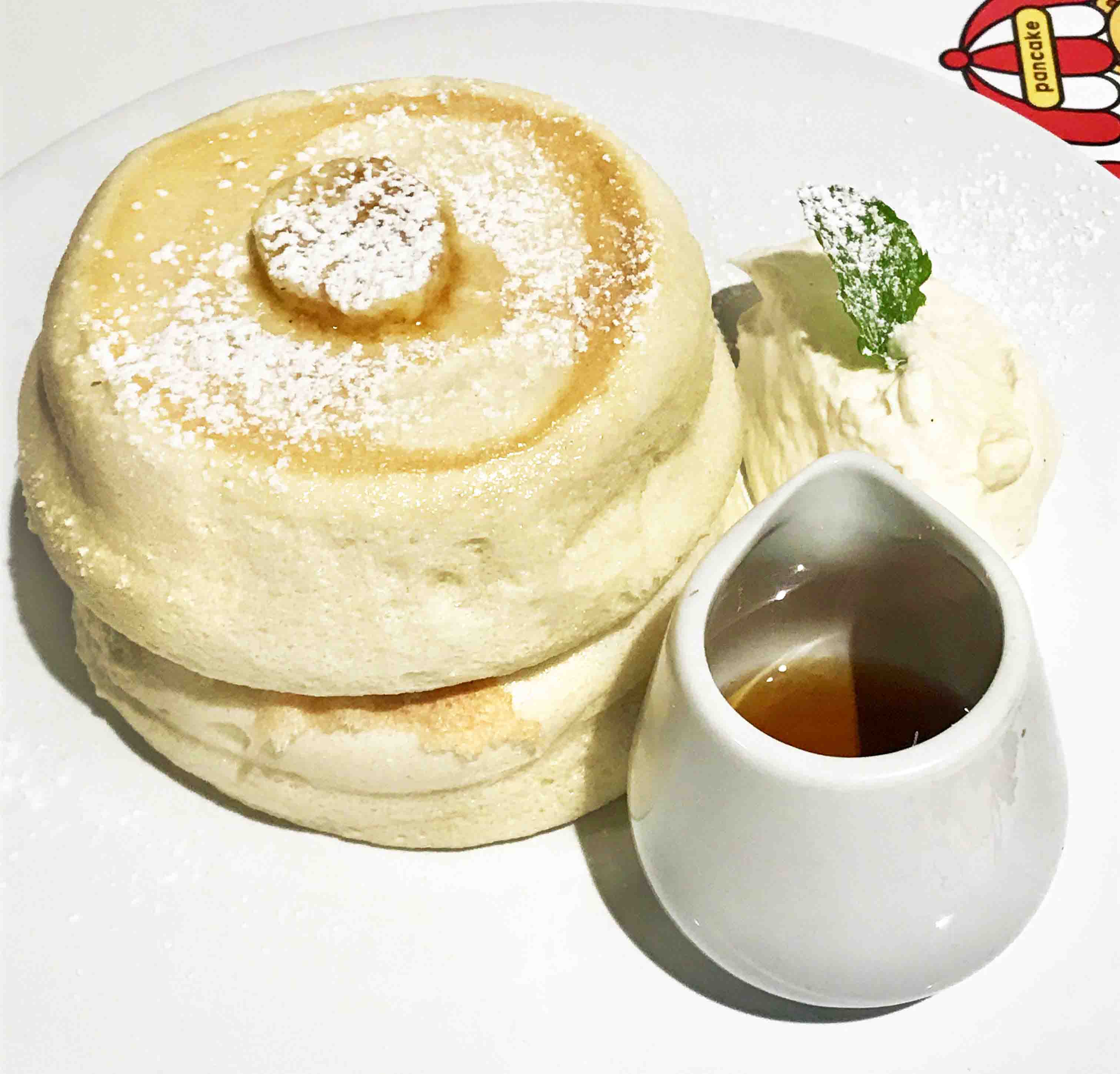 Fuwa Fuwa Japanese Soufflé Pancakes Featuring Hello Kitty – Rosana Eats |  Lily