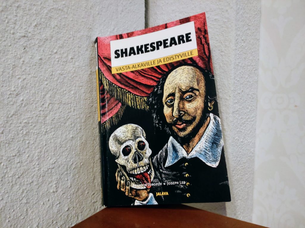 Shakespeare yksissä kansissa