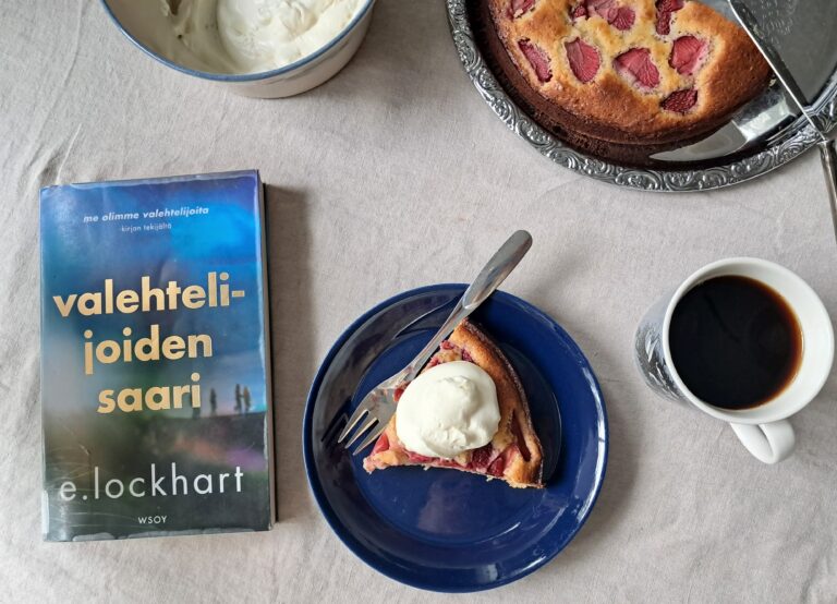 Mansikkatahmakakkua Valehtelijoiden saaren tapaan