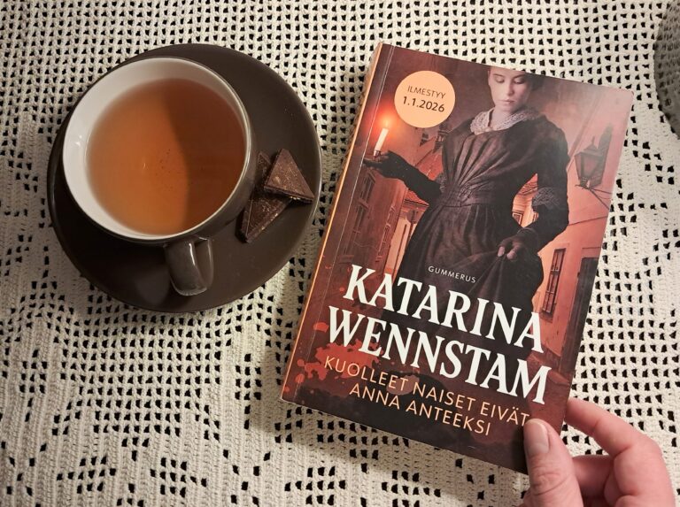 Katarina Wennstam: Kuolleet naiset eivät anna anteeksi – surettavan epäreilua historiaa