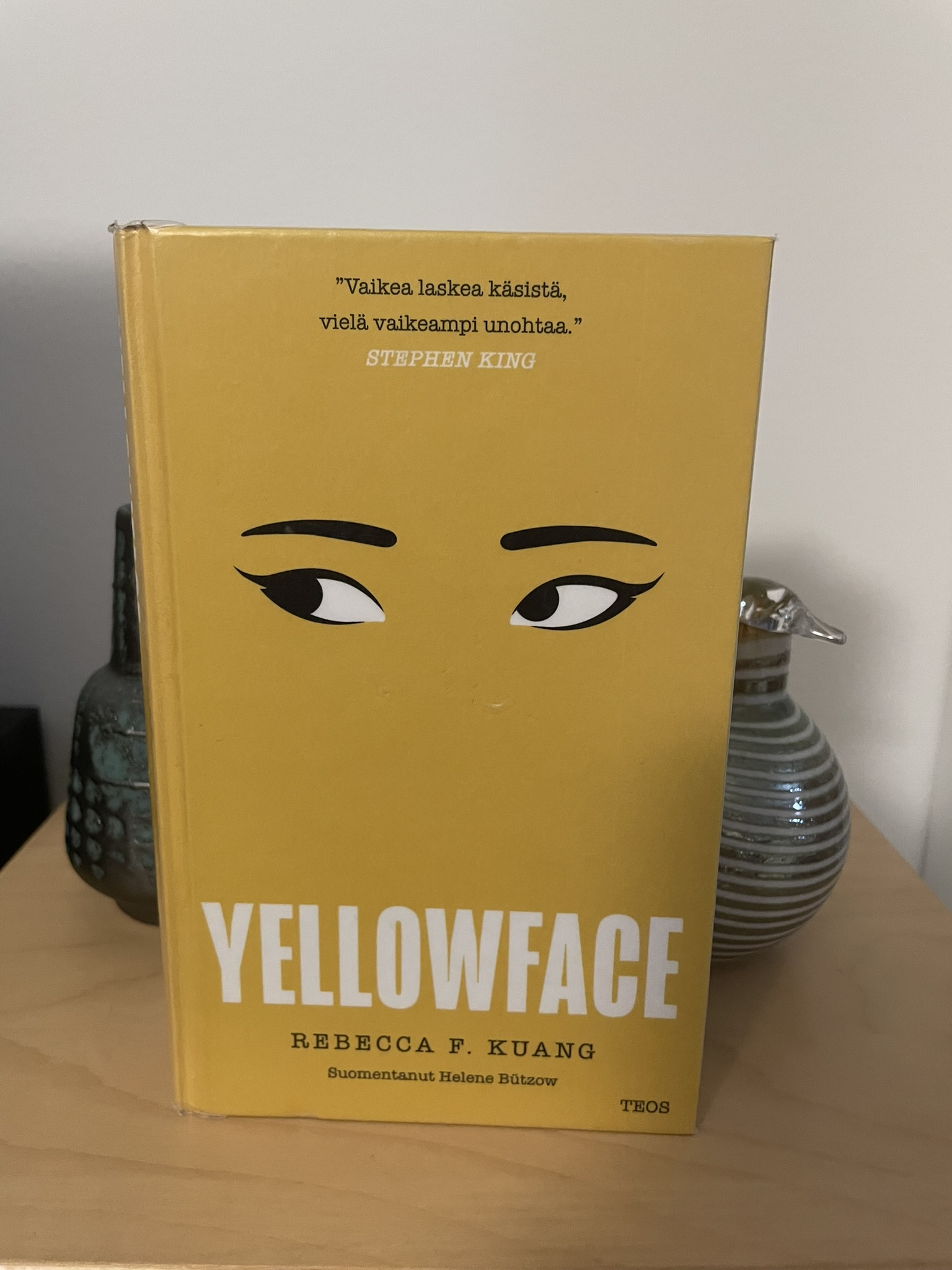 Yellowfacen kansi.